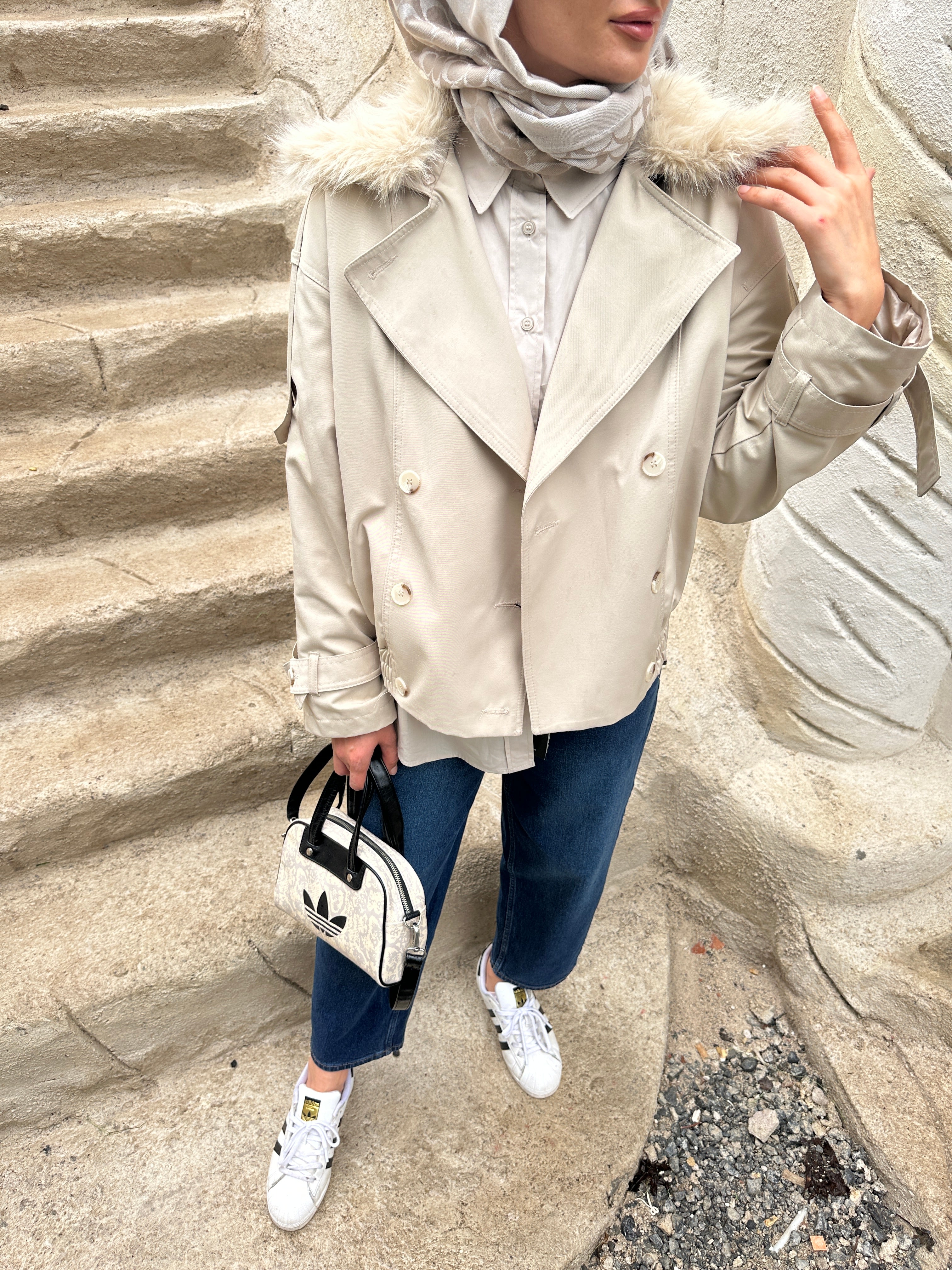 KÜRKLÜ KISA TRENÇ