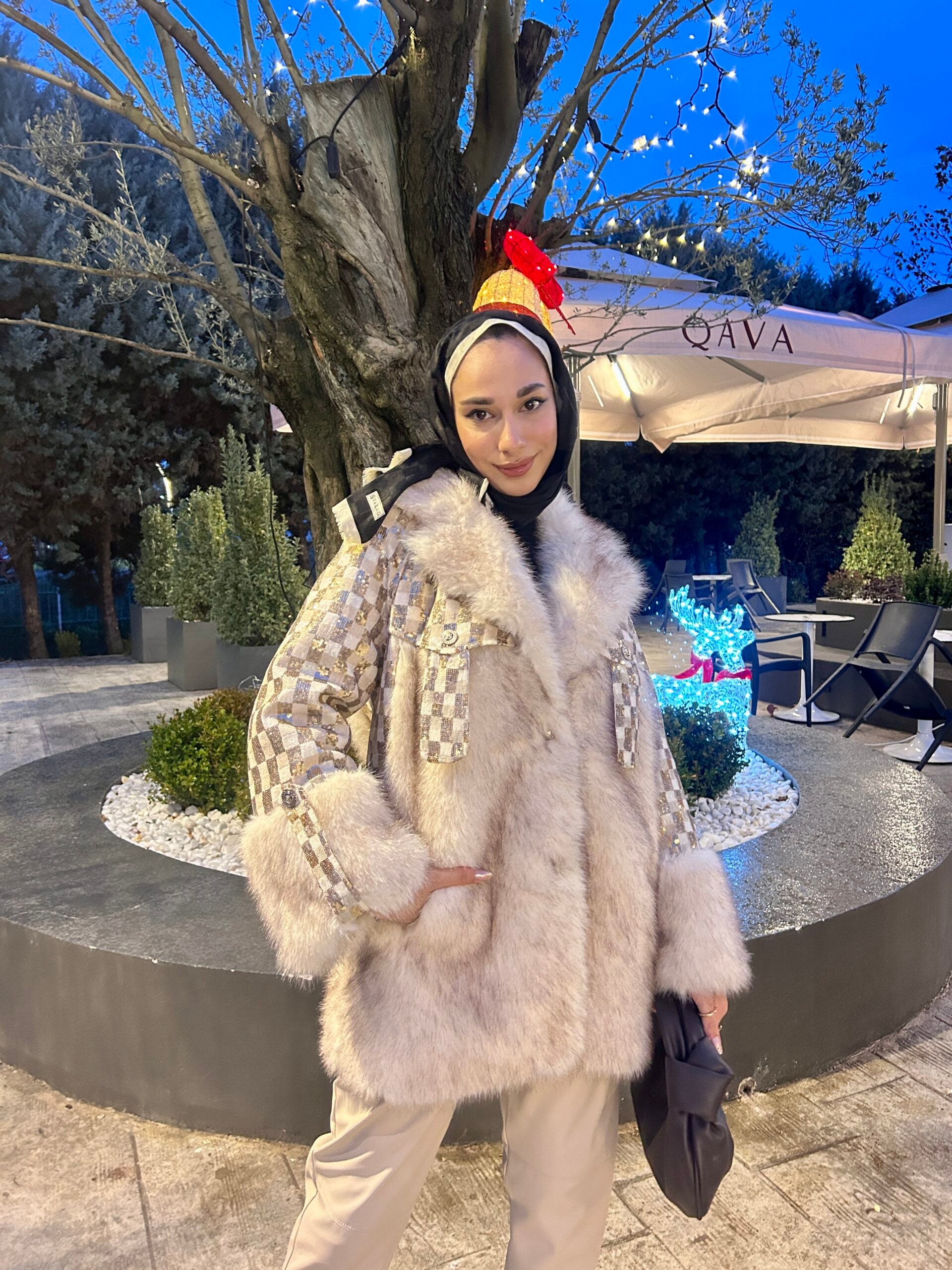 İthal Manşetli Dama Detay Payetli Kürk - EsraGürsesBoutique
