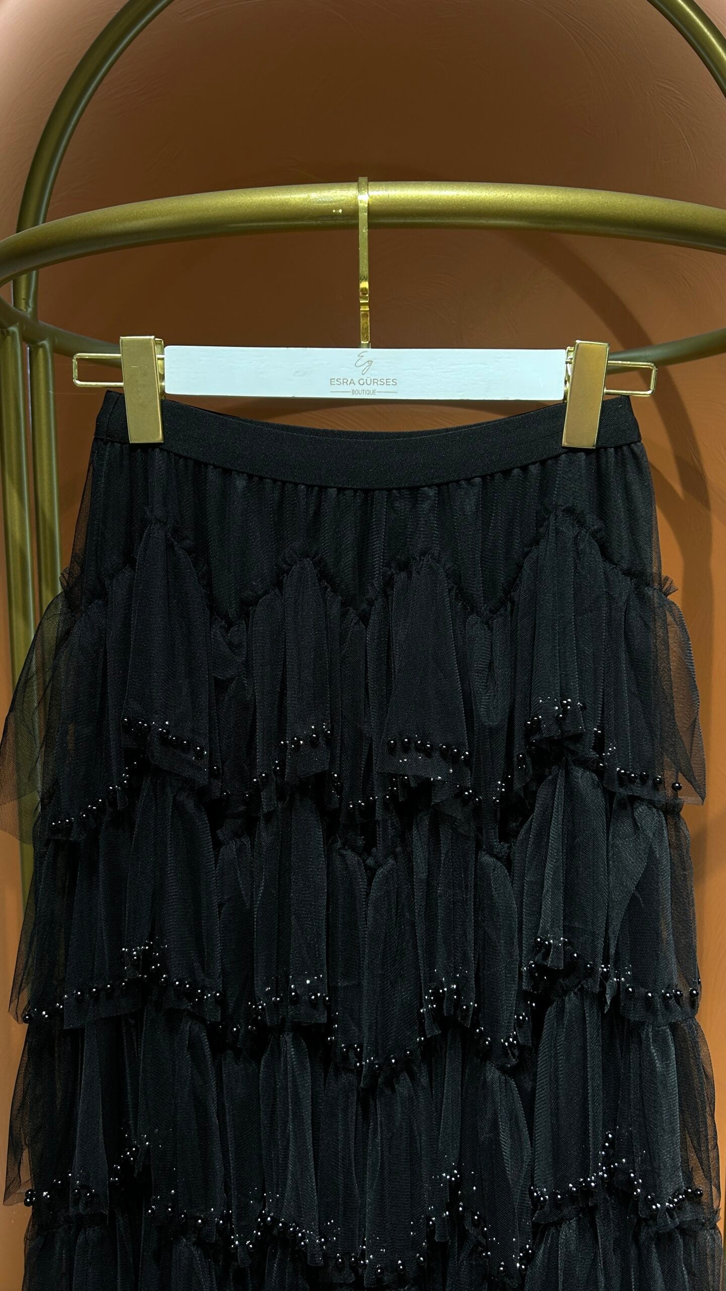 İthal Asimetrik Katlı Taşlı Etek - EsraGürsesBoutique