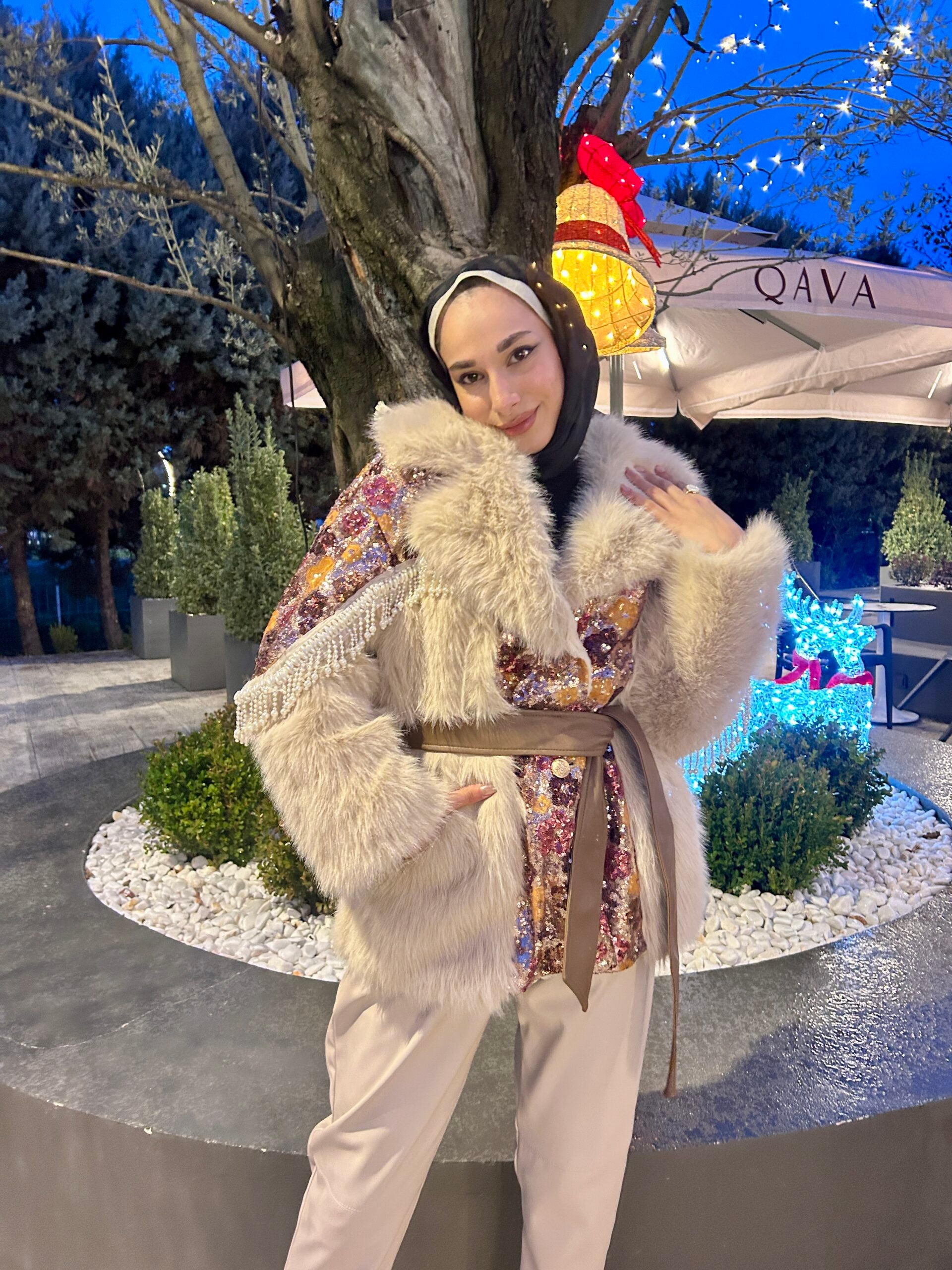 İthal İncili Kürk Ceket - EsraGürsesBoutique