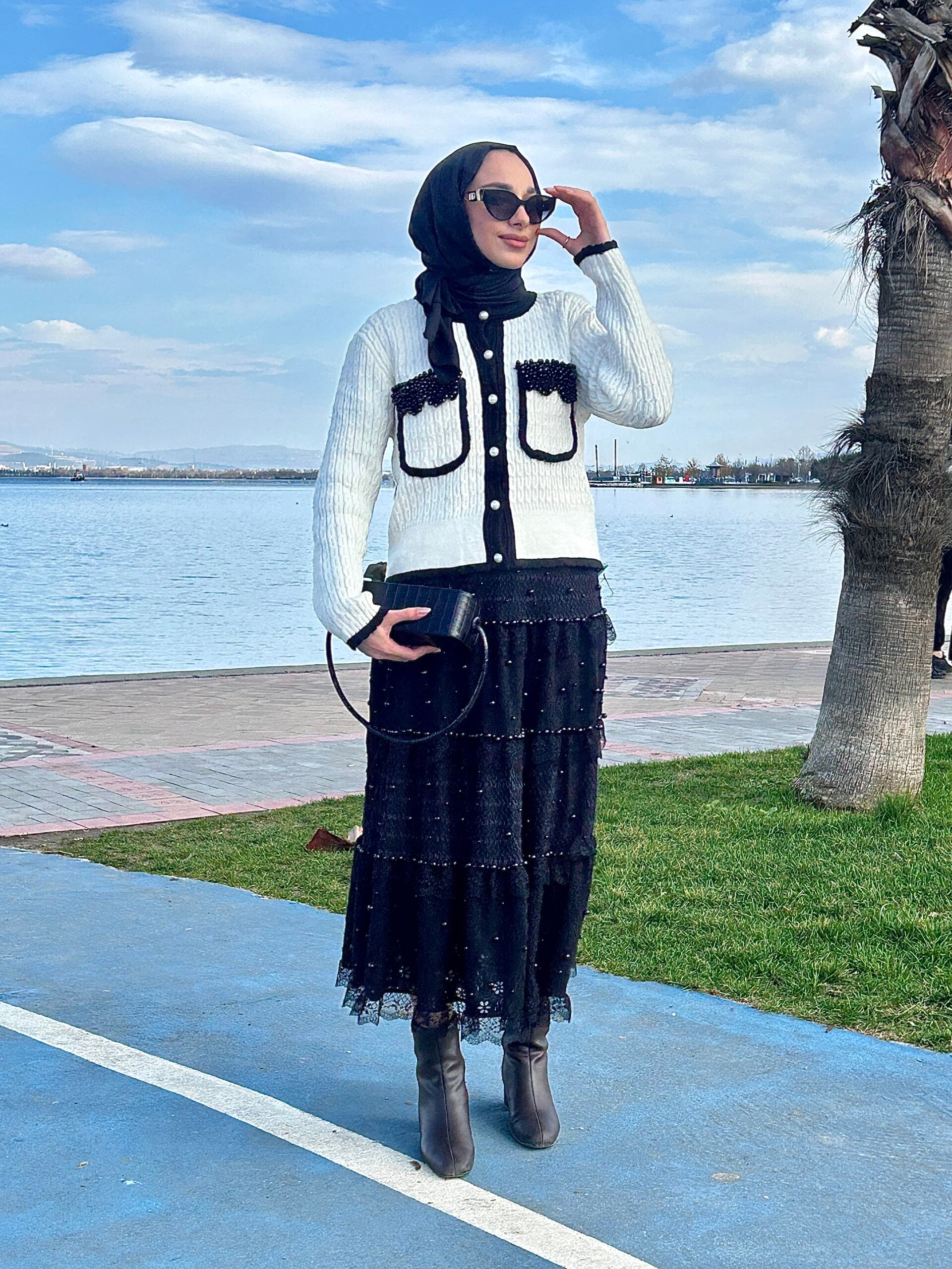 İthal İnci Detaylı Ekru Hırka - EsraGürsesBoutique