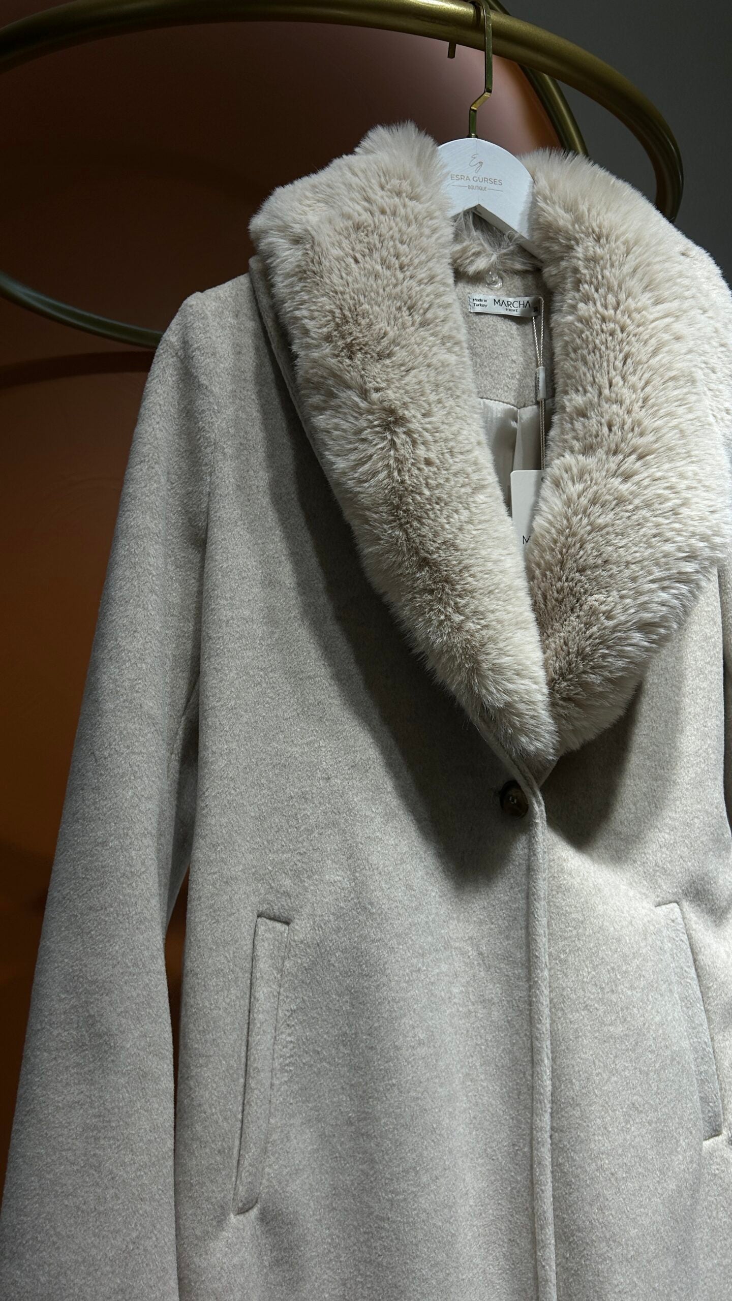 Kürk Detaylı Bej Kaşe Kaban - EsraGürsesBoutique