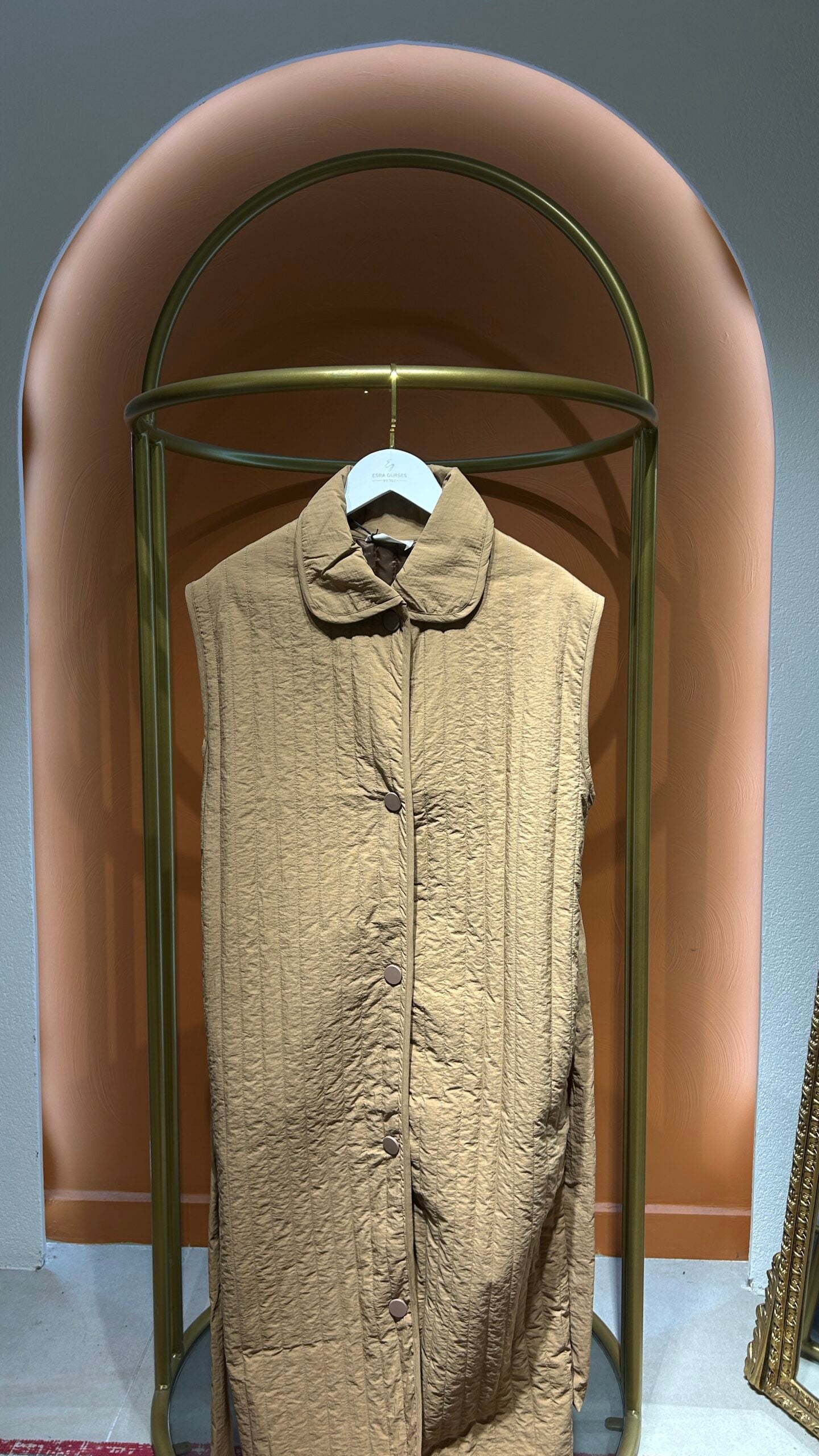 İnce Kapitone Yelek - Camel - EsraGürsesBoutique