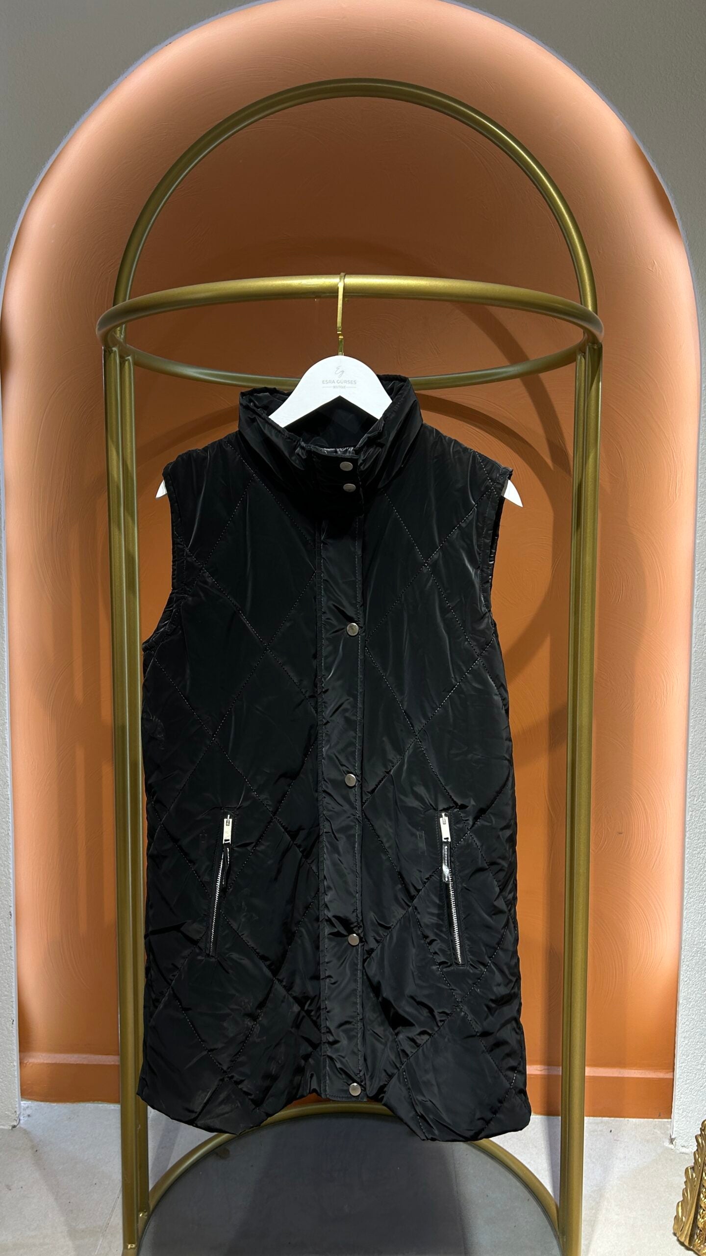 Kısa Kapitone Yelek - Şık ve Fonksiyonel - EsraGürsesBoutique