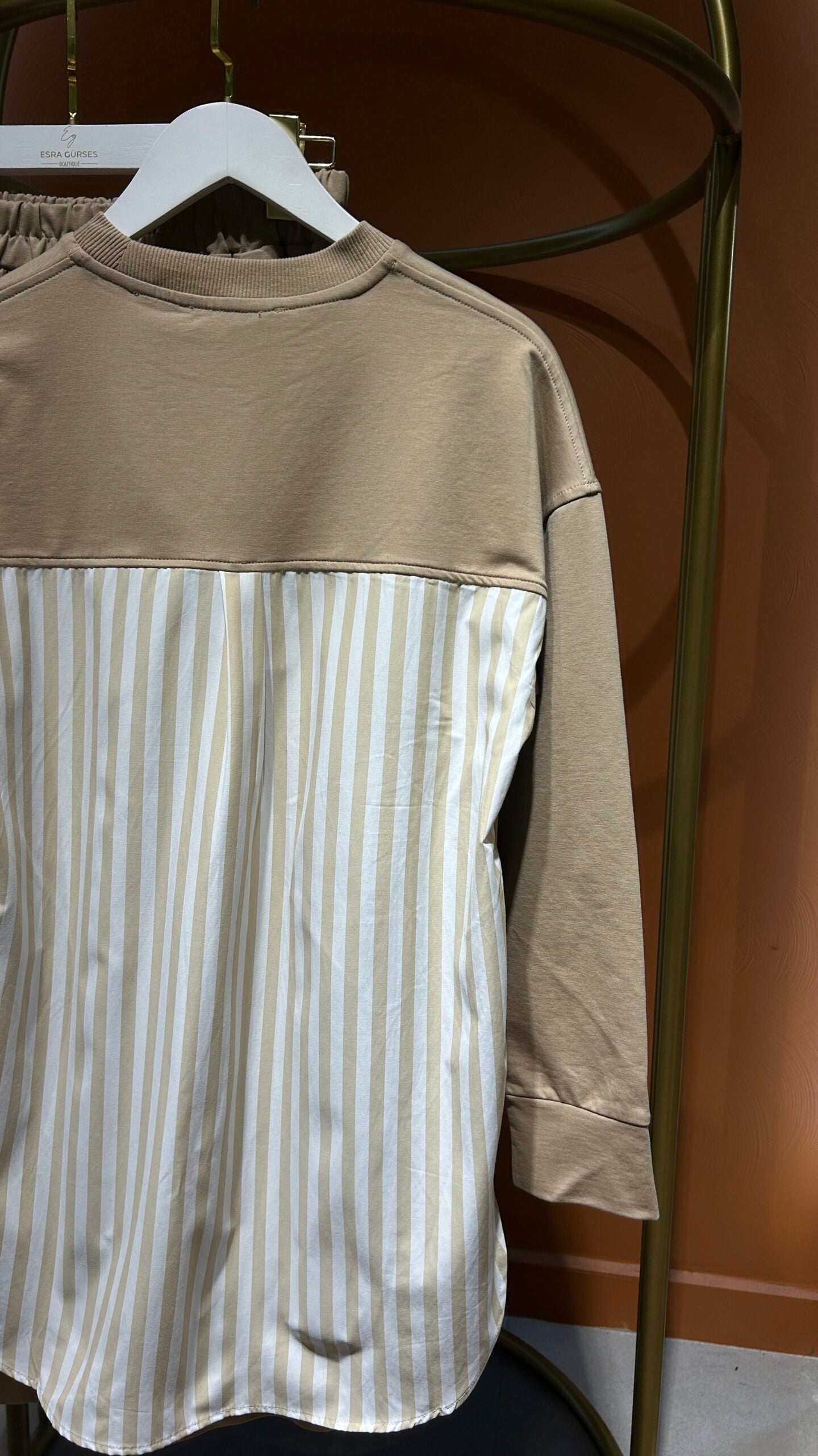 Çizgili Poplin Detay Takım – Camel - EsraGürsesBoutique