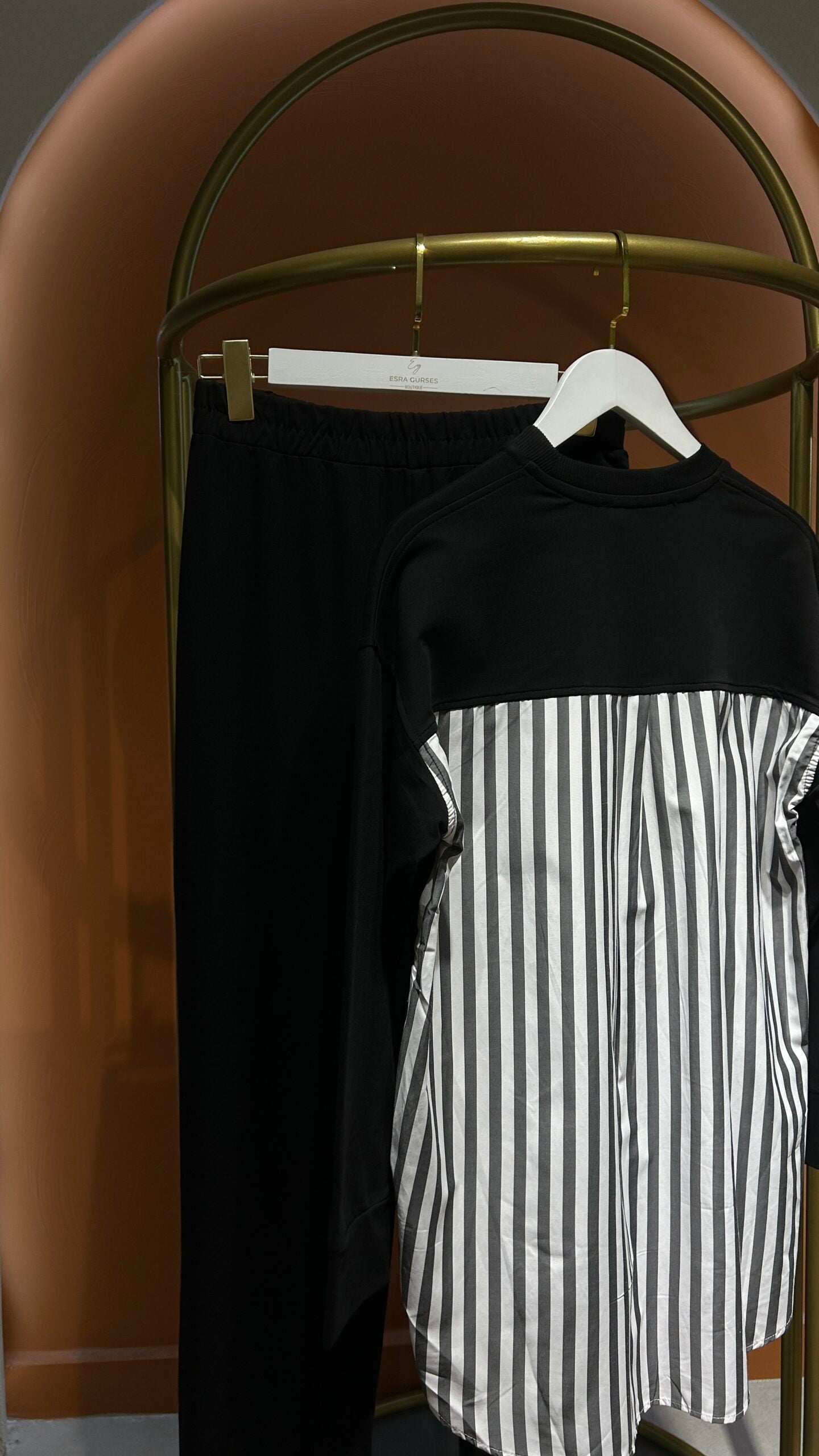 Çizgili Poplin Detay Takım - Siyah - EsraGürsesBoutique