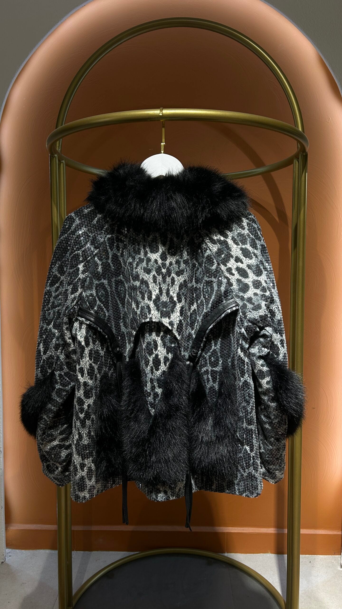 İthal Yılan Desenli Payetli Kürk - EsraGürsesBoutique