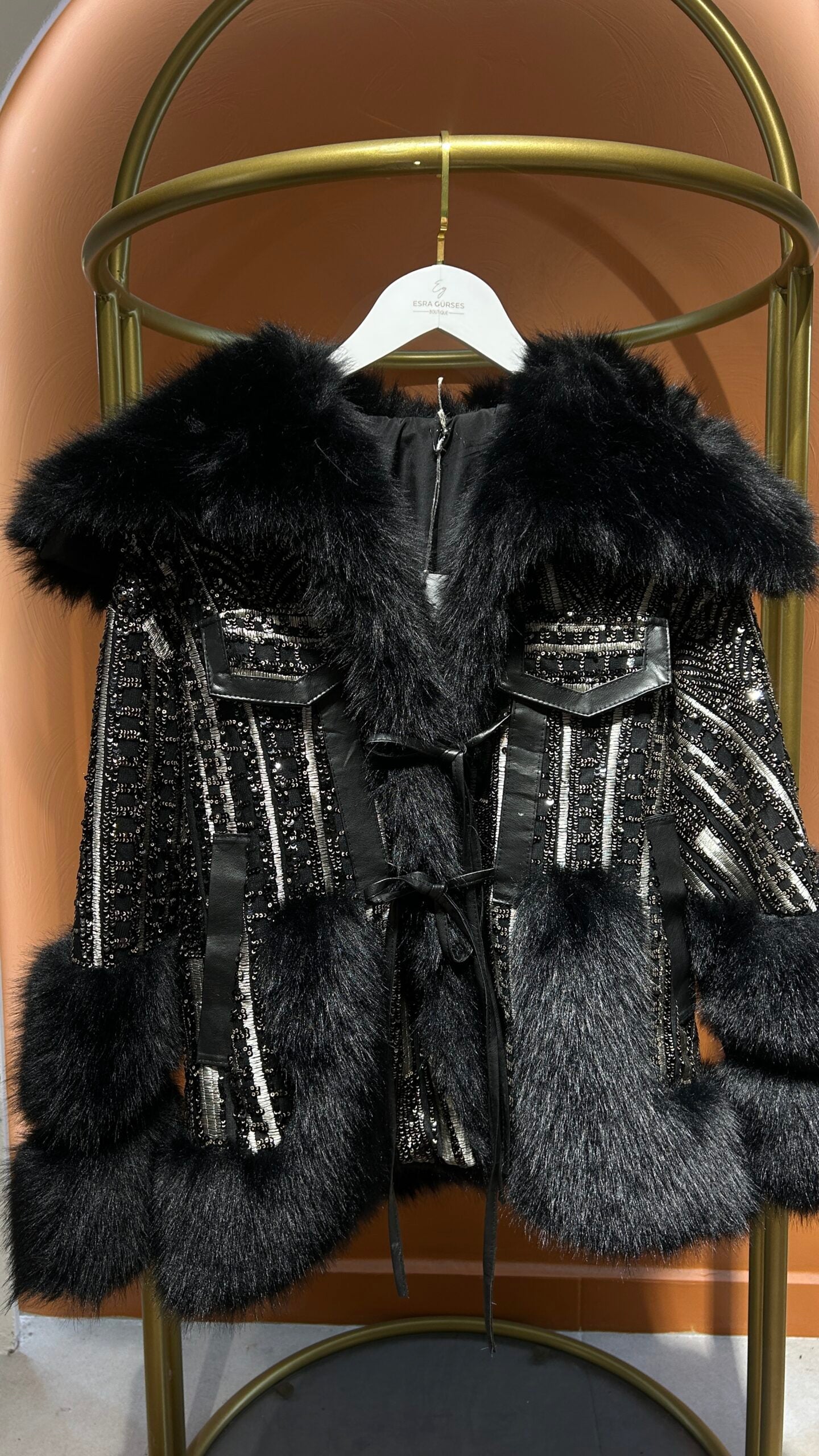 Siyah Payetli Kürk - EsraGürsesBoutique