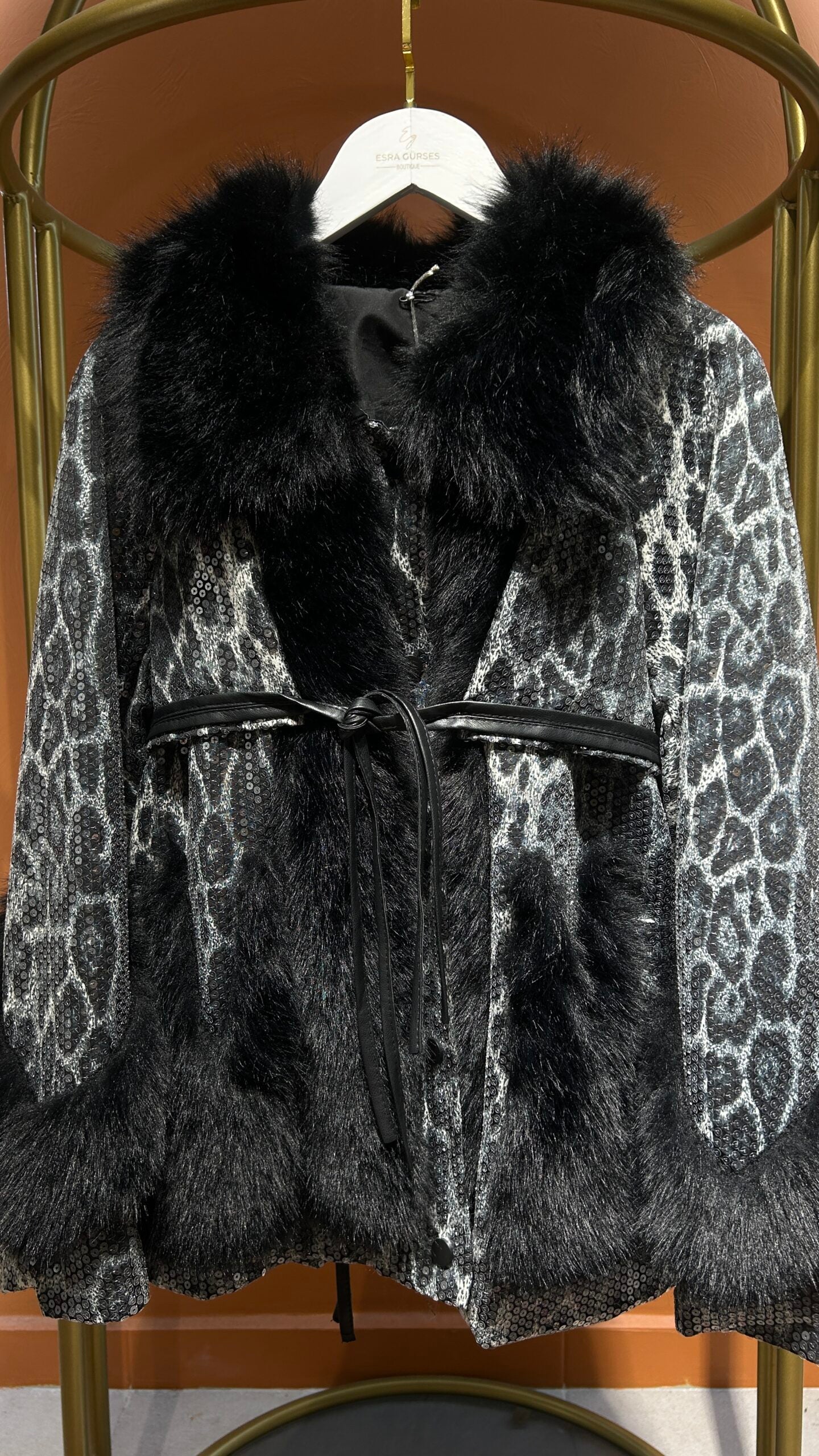 İthal Yılan Desenli Payetli Kürk - EsraGürsesBoutique