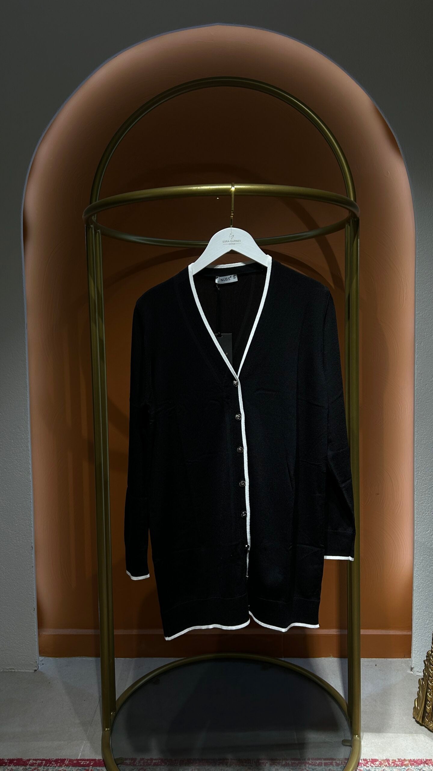 Şerit Detaylı Merselize Kısa Hırka - Siyah - EsraGürsesBoutique