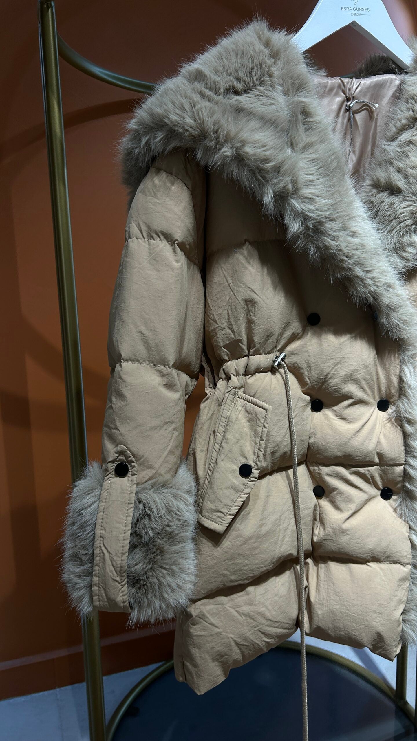 İthal Kapitone Kürklü Mont - Camel - EsraGürsesBoutique
