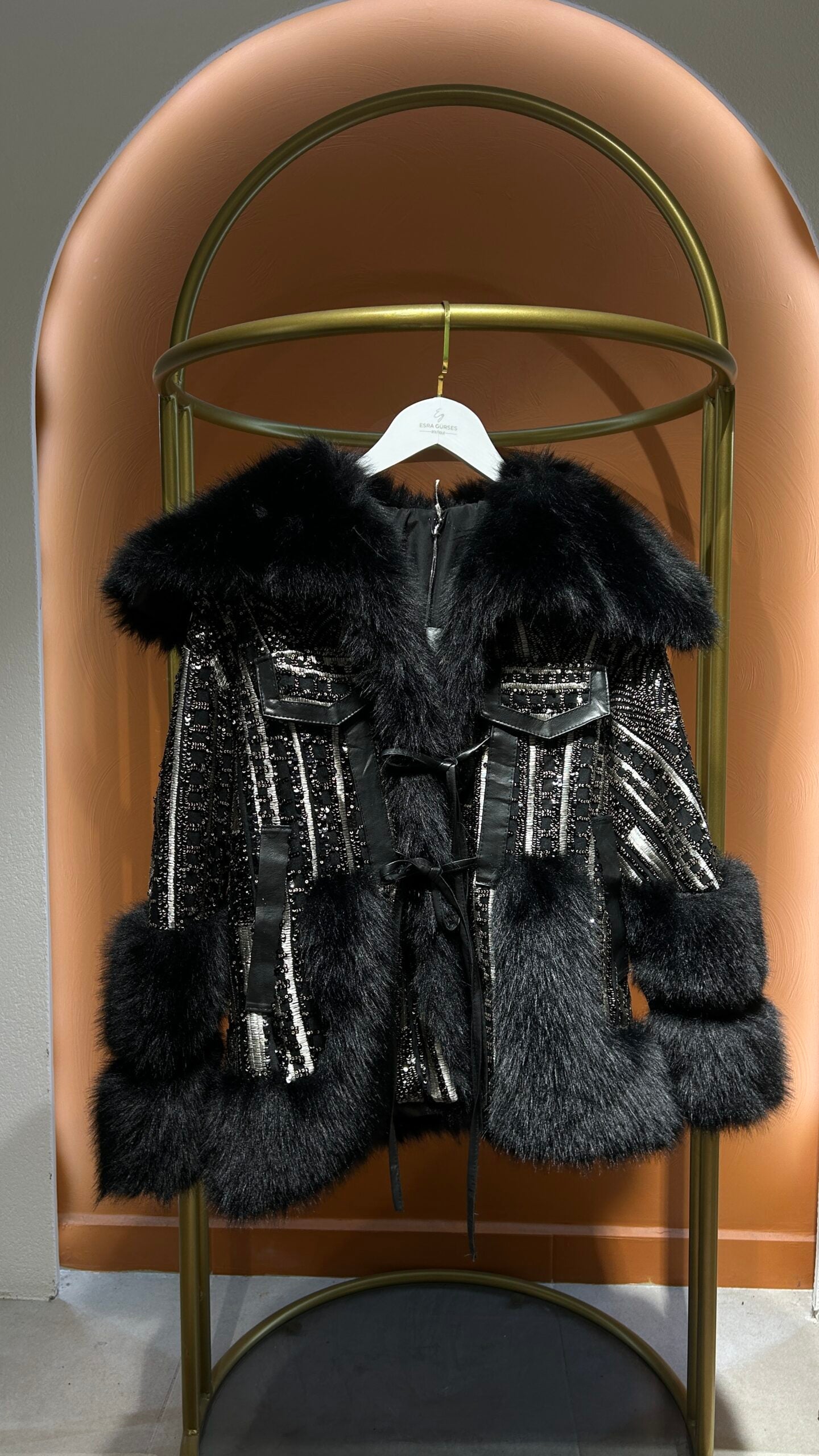 Siyah Payetli Kürk - EsraGürsesBoutique