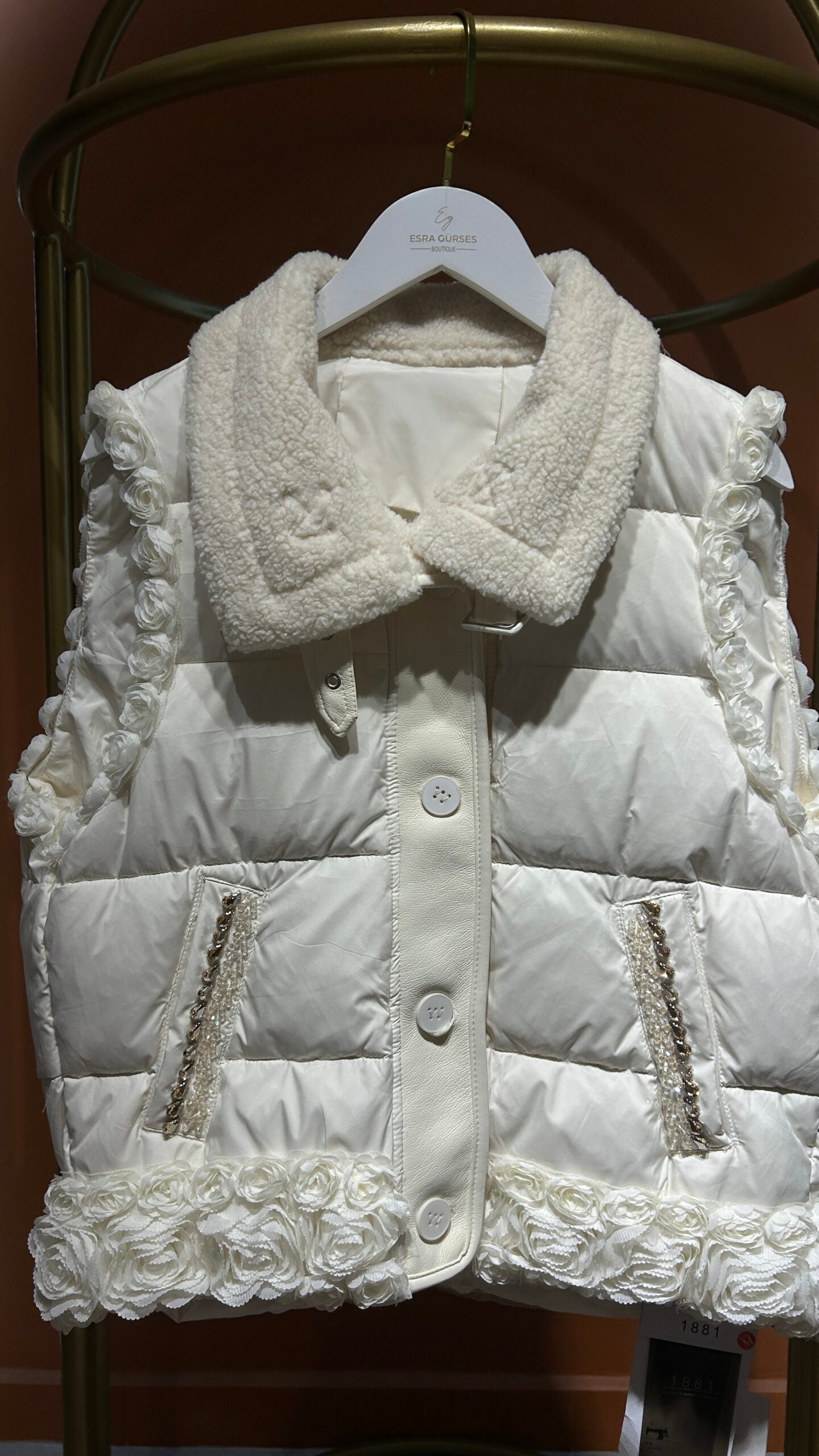 İthal Güllü Kapitone Yelek - Ekru - EsraGürsesBoutique