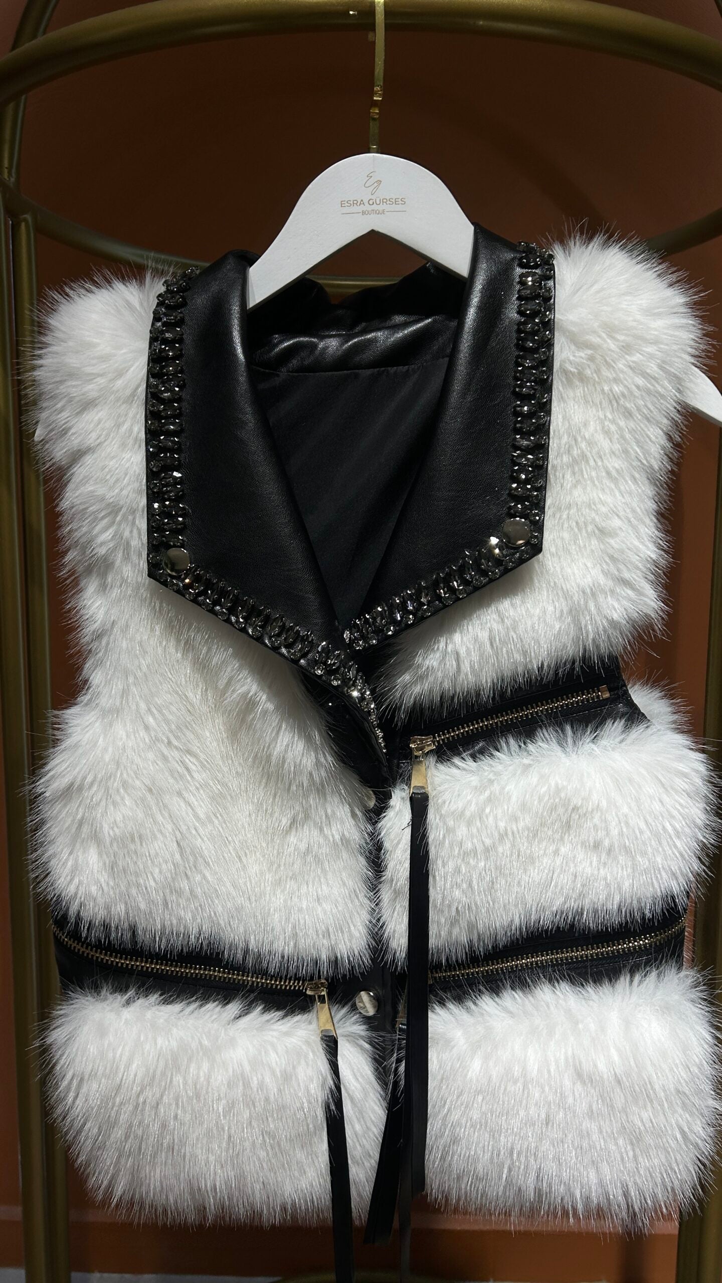 İthal Beyaz Kürklü Deri Yelek - EsraGürsesBoutique