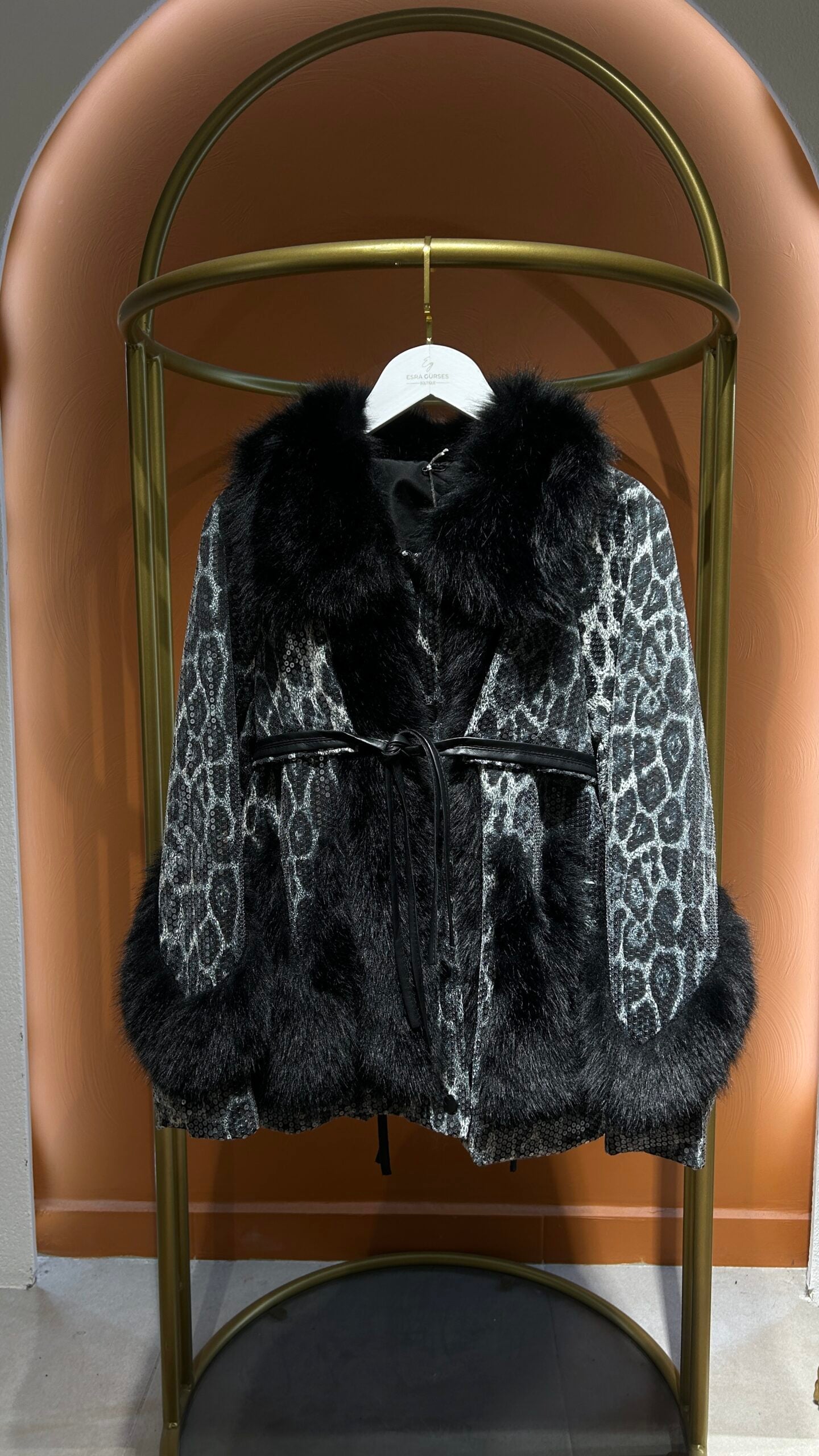 İthal Yılan Desenli Payetli Kürk - EsraGürsesBoutique