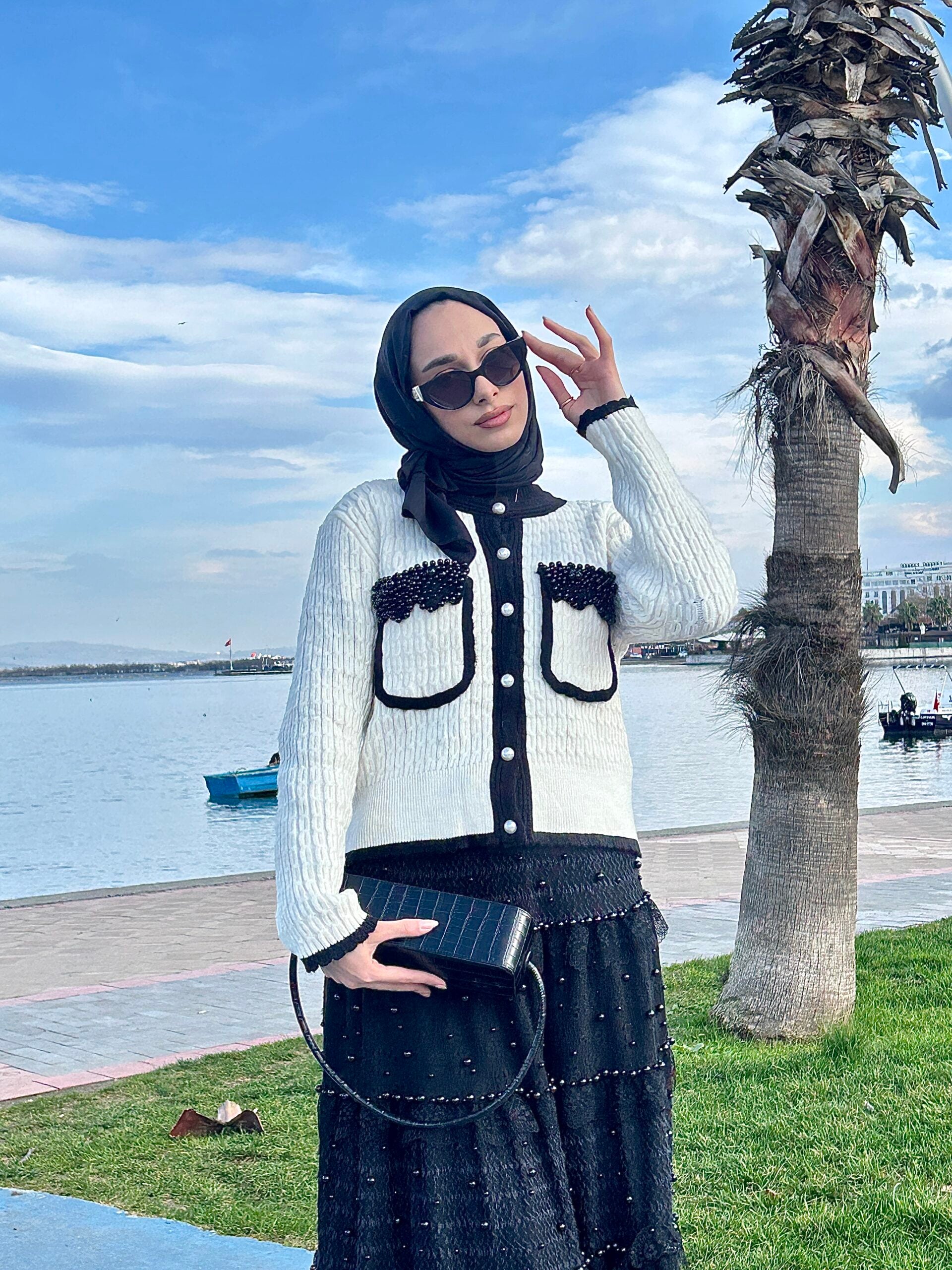 İthal İnci Detaylı Ekru Hırka - EsraGürsesBoutique
