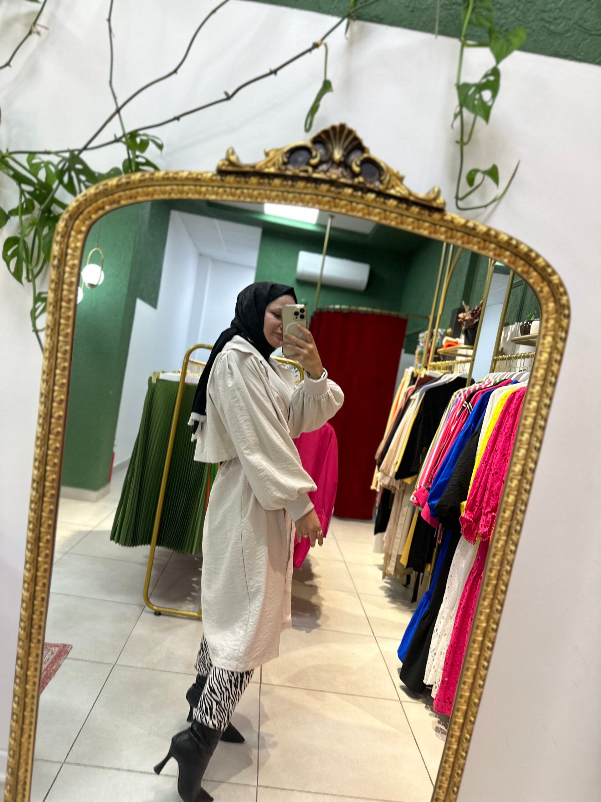 Bej Trençkot - EsraGürsesBoutique
