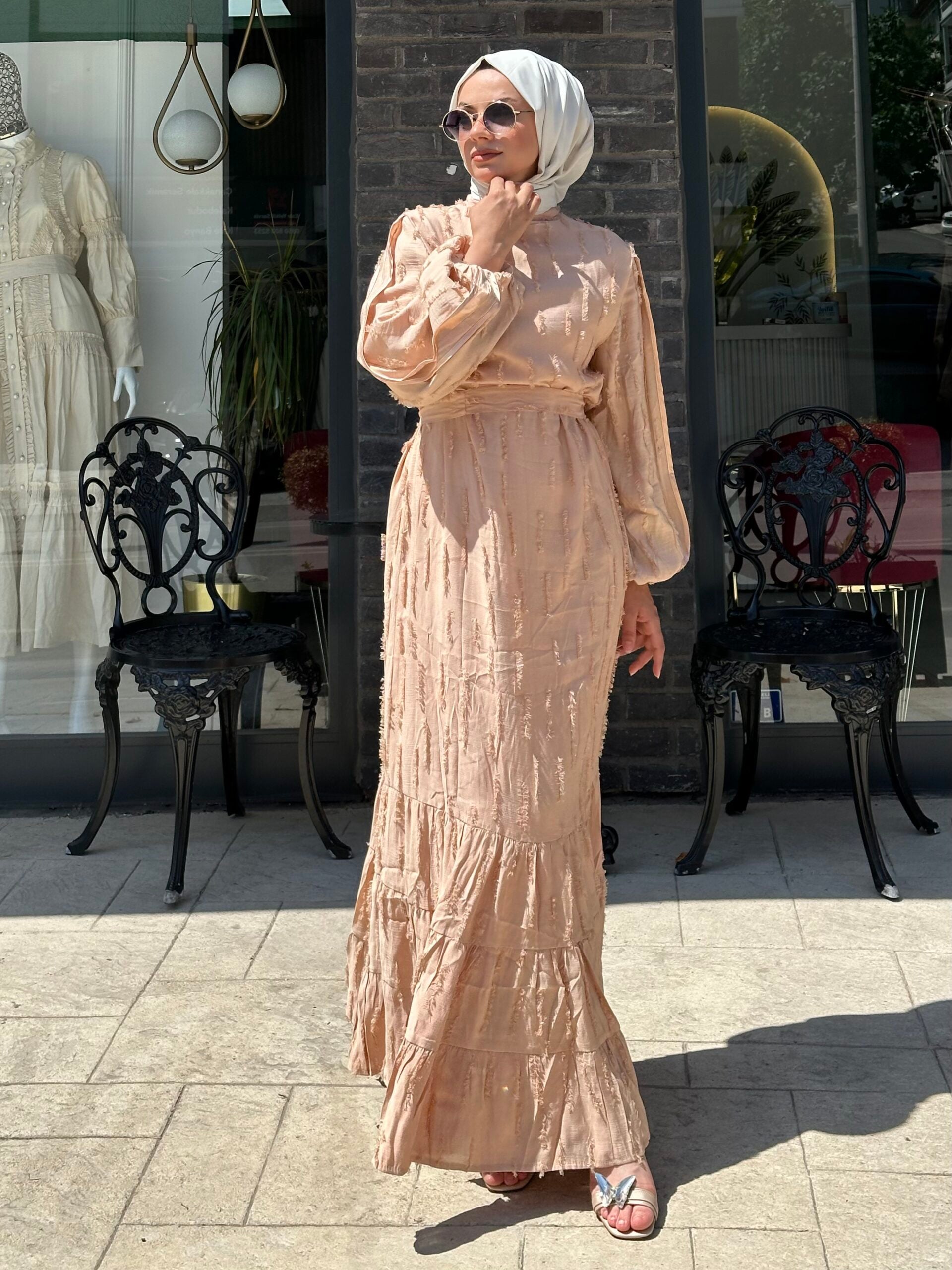 Somon Renkli Tüy Detaylı Şık Elbise - EsraGürsesBoutique