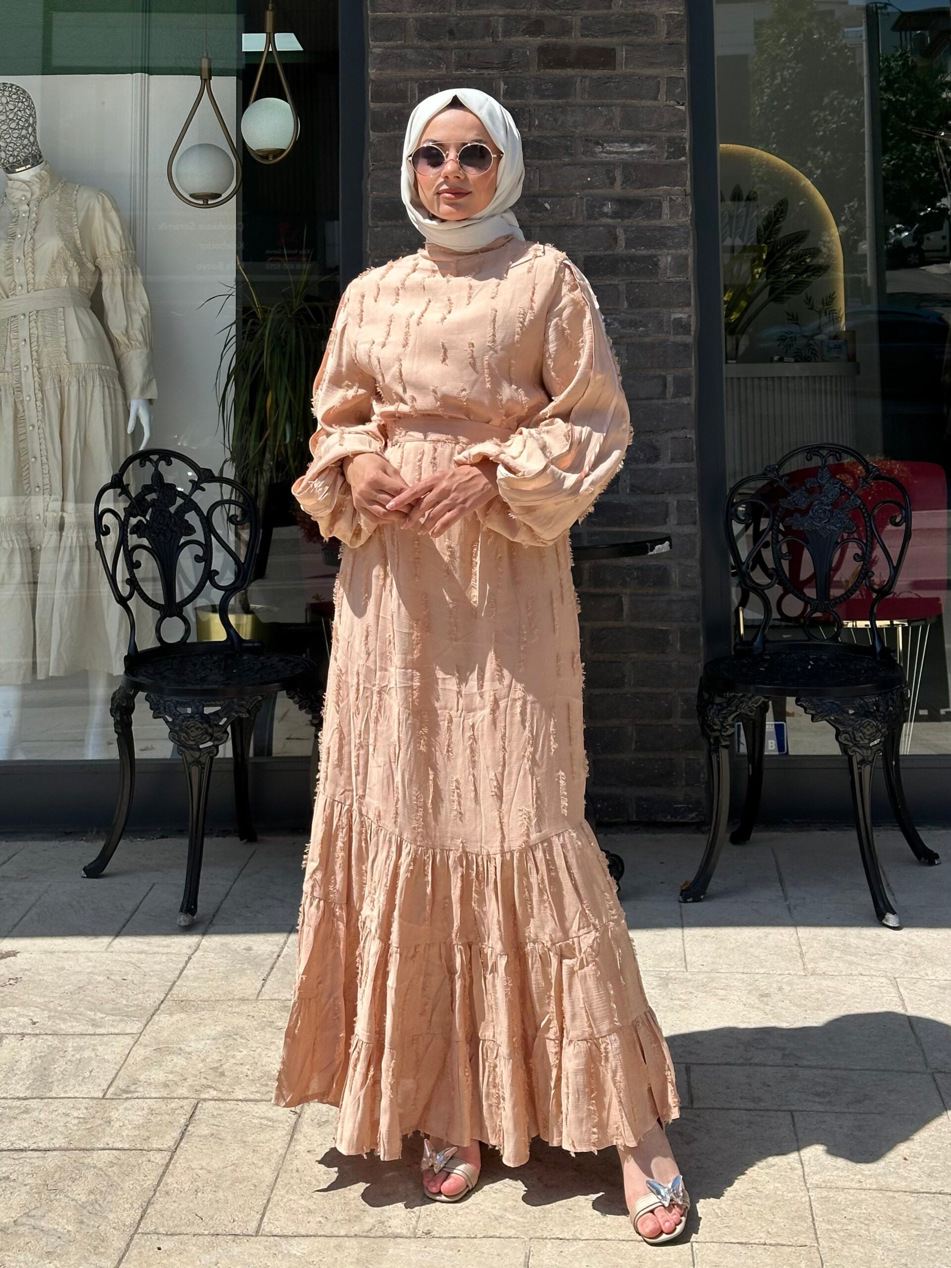 Somon Renkli Tüy Detaylı Şık Elbise - EsraGürsesBoutique