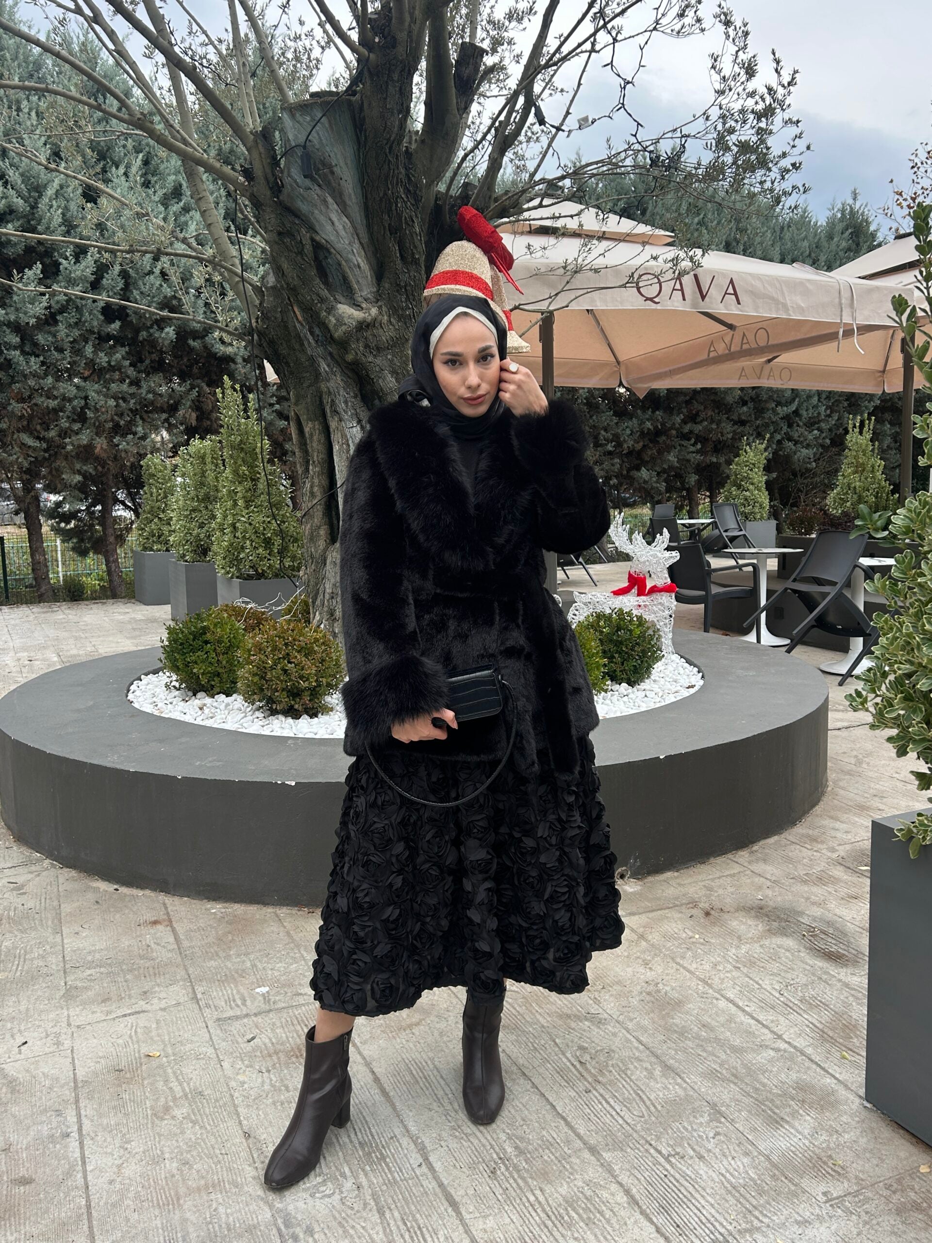 İthal Siyah Uzun Kürk - EsraGürsesBoutique