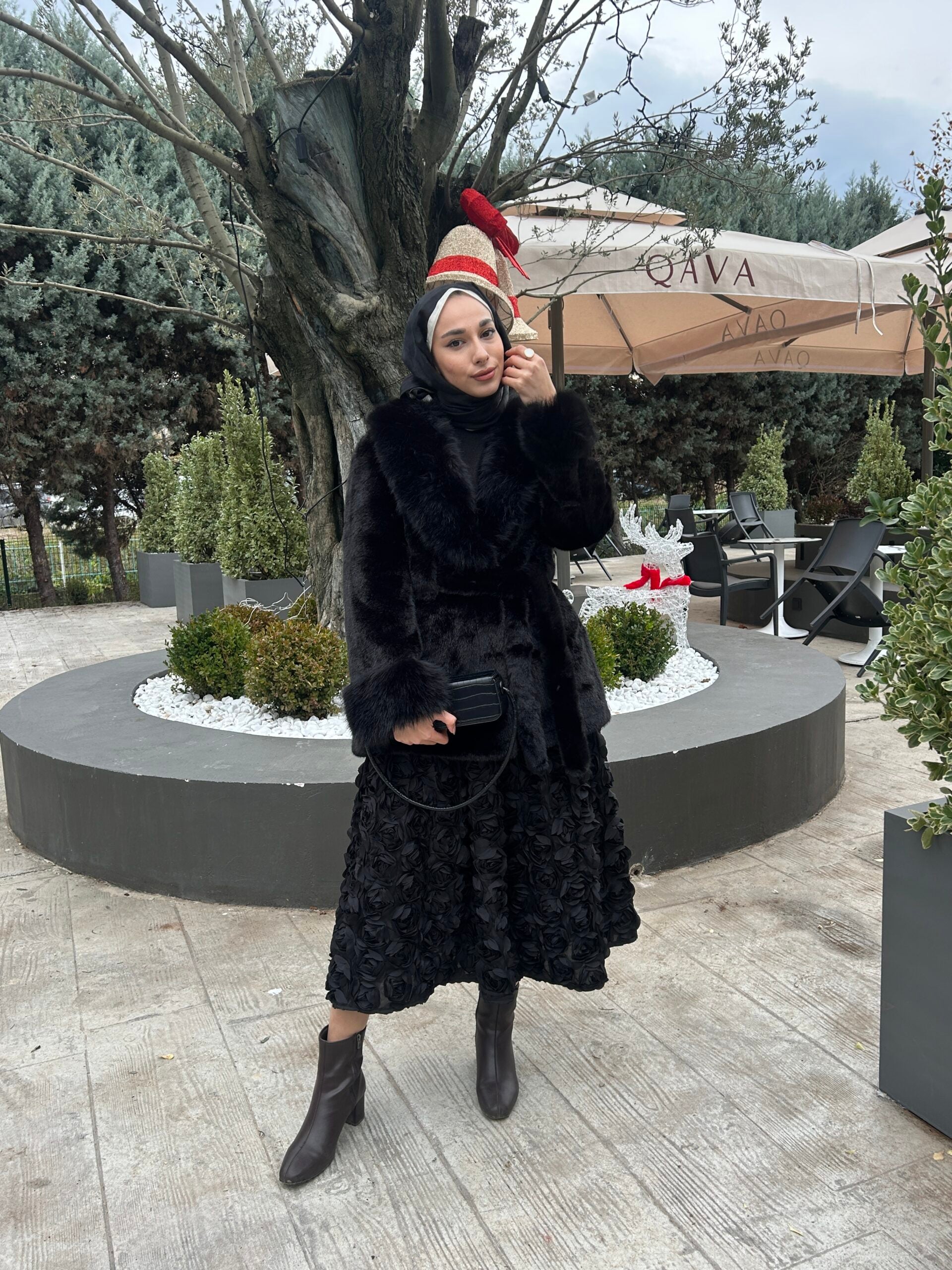İthal Siyah Uzun Kürk - EsraGürsesBoutique