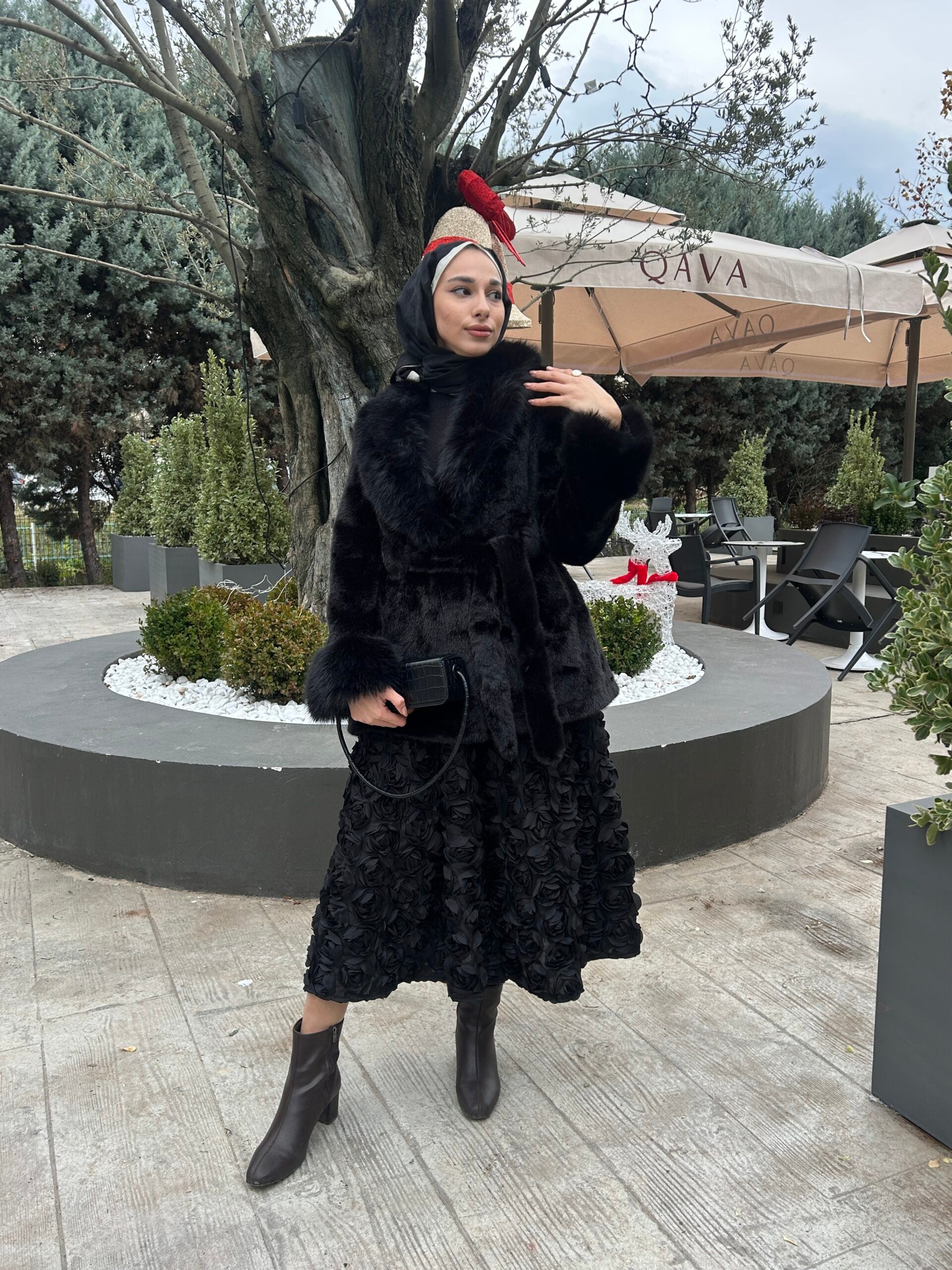 İthal Siyah Uzun Kürk - EsraGürsesBoutique