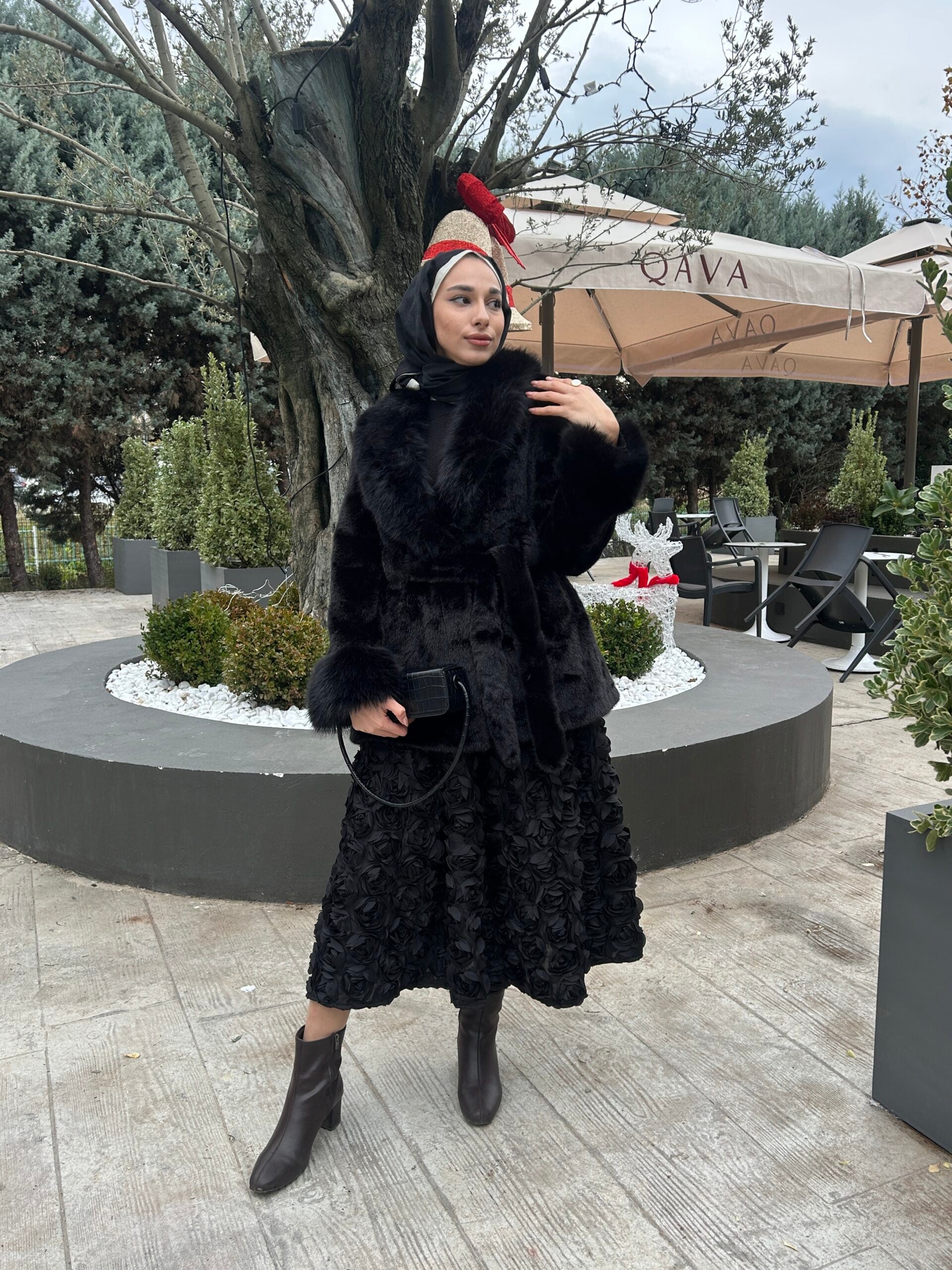 İthal Siyah Uzun Kürk - EsraGürsesBoutique