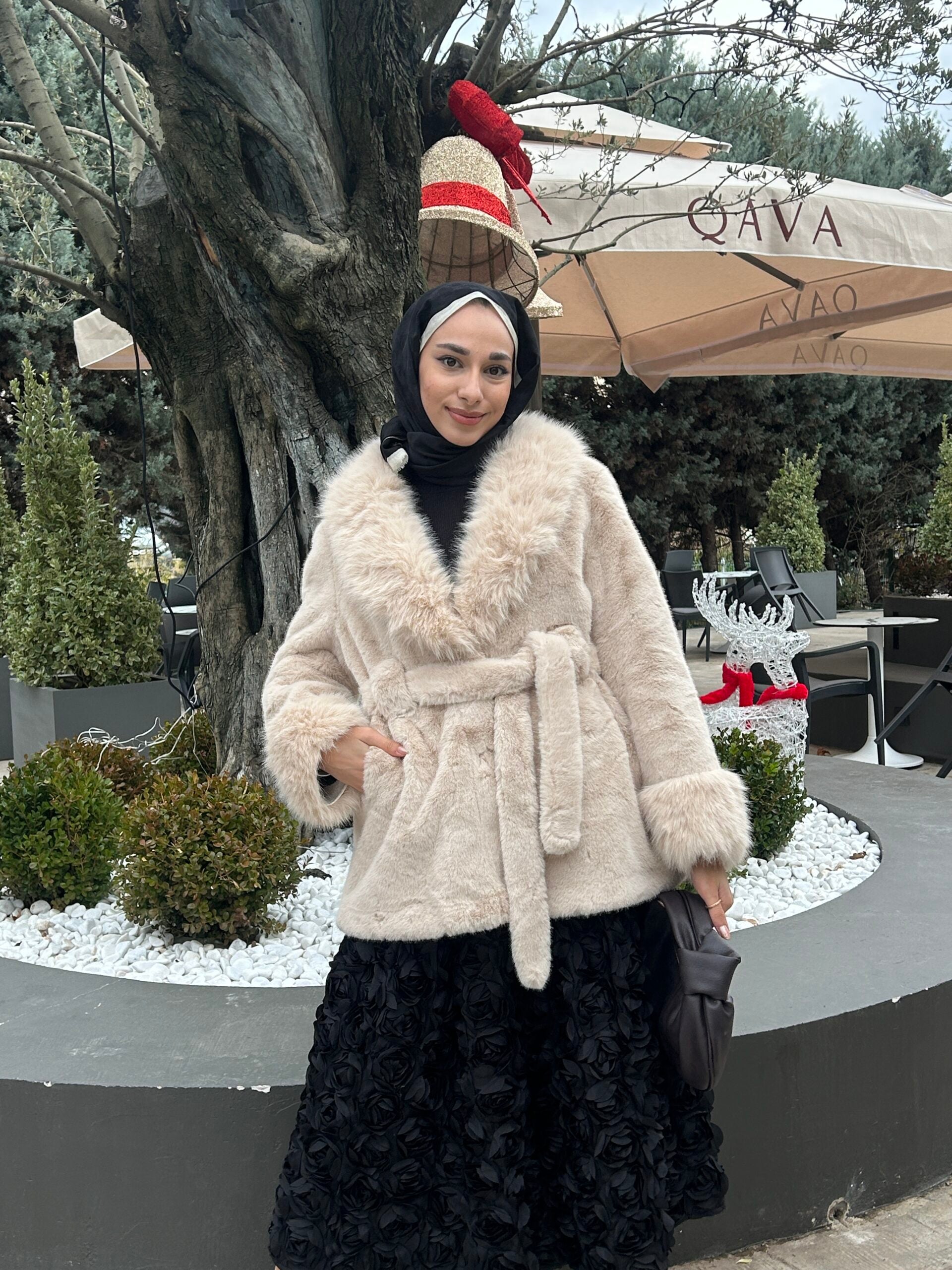 İthal Bej Uzun Kürk - EsraGürsesBoutique