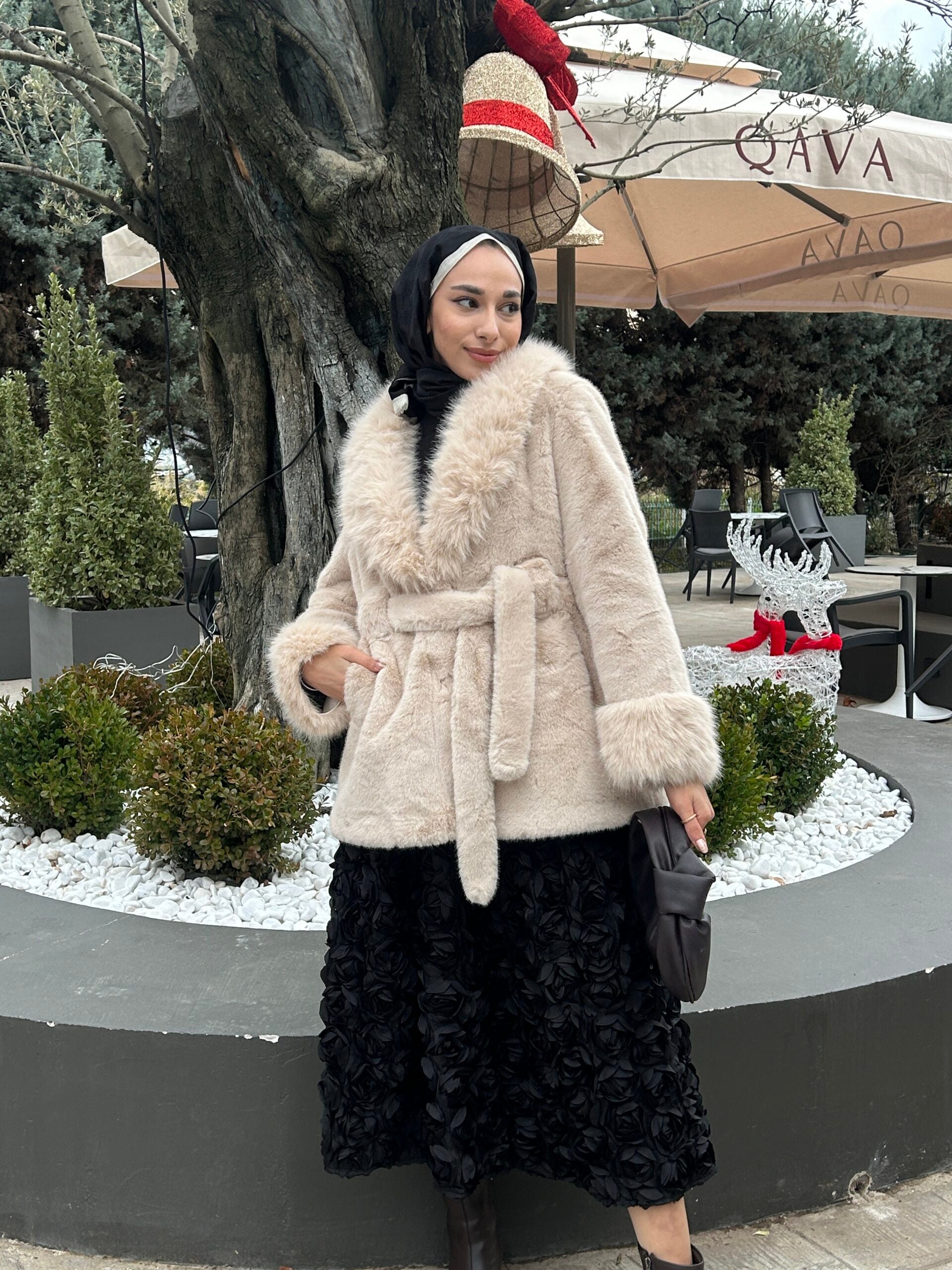 İthal Bej Uzun Kürk - EsraGürsesBoutique
