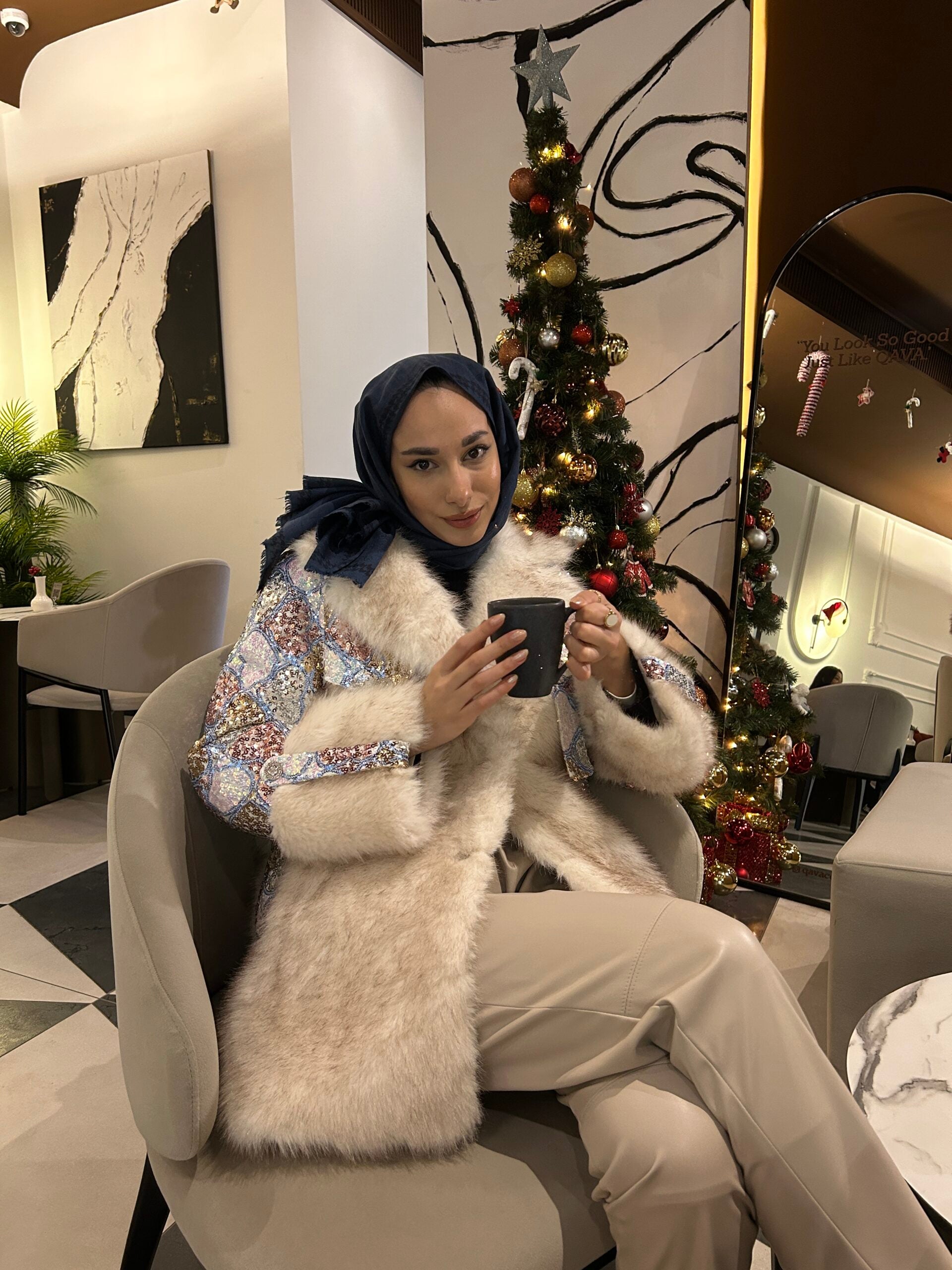 Manşetli Kalp Detay Payetli Kürk - EsraGürsesBoutique