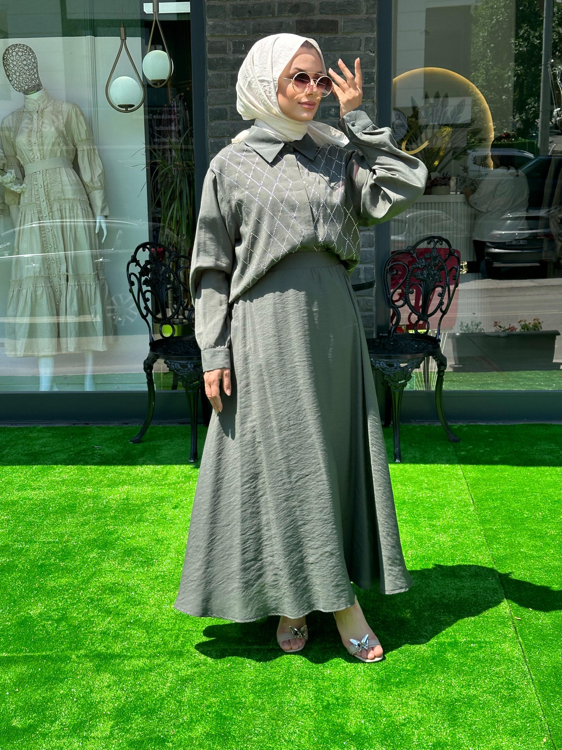 Yeşil Taşlı Etekli Takım - EsraGürsesBoutique