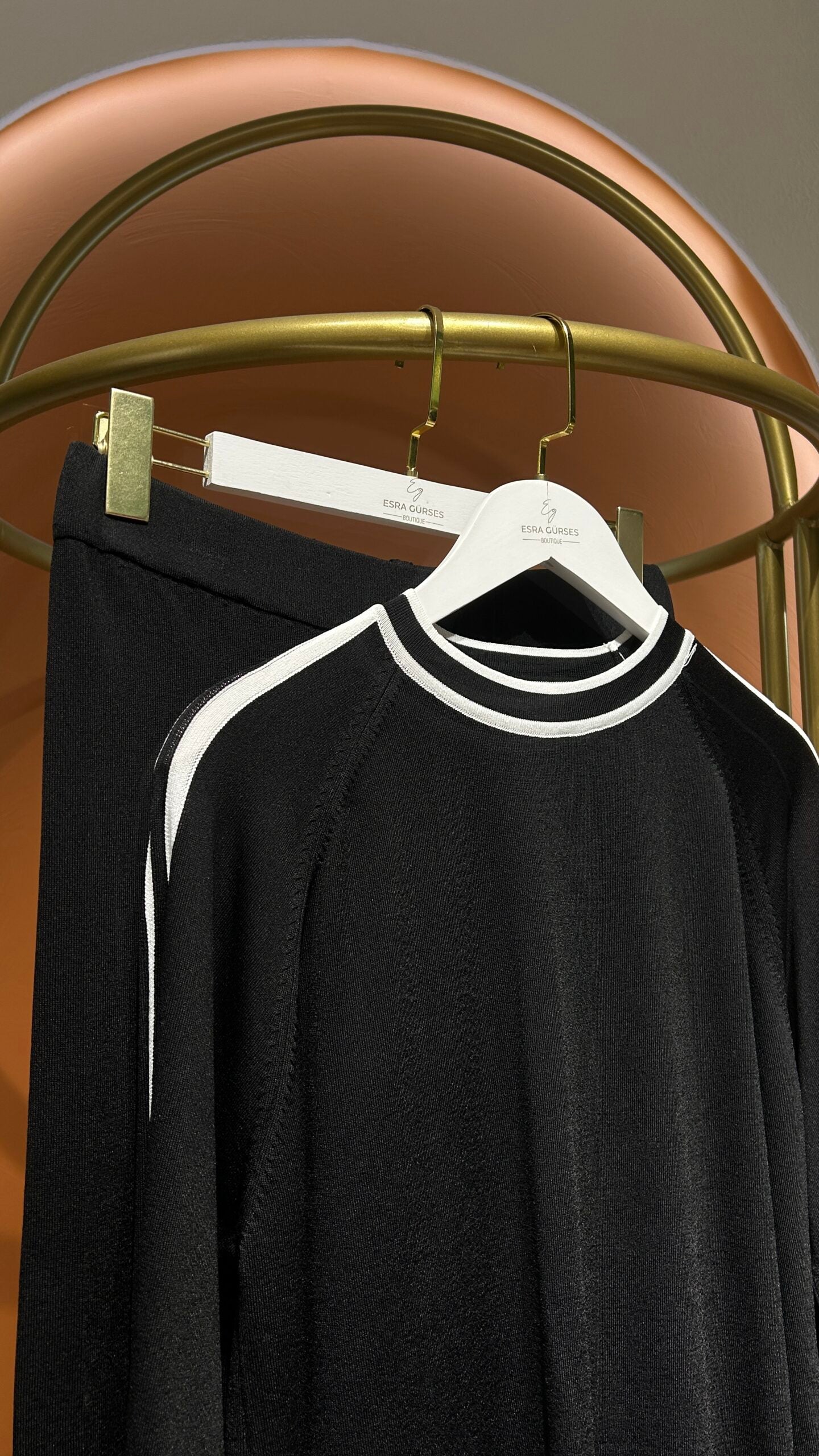 Şerit Detaylı Siyah Pantolon Takımı - EsraGürsesBoutique