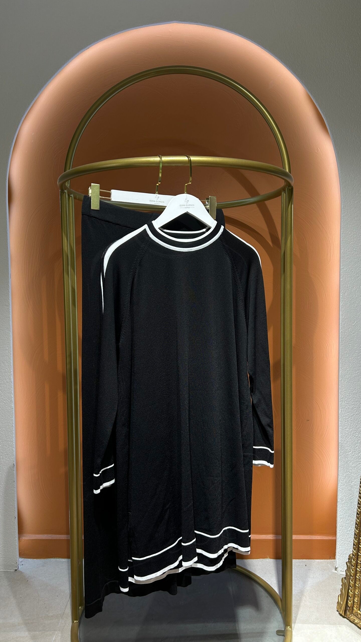 Şerit Detaylı Siyah Pantolon Takımı - EsraGürsesBoutique