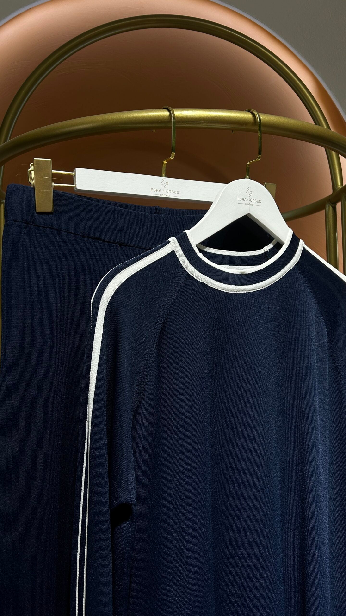Lacivert Şerit Detaylı Pantolonlu Takım - EsraGürsesBoutique