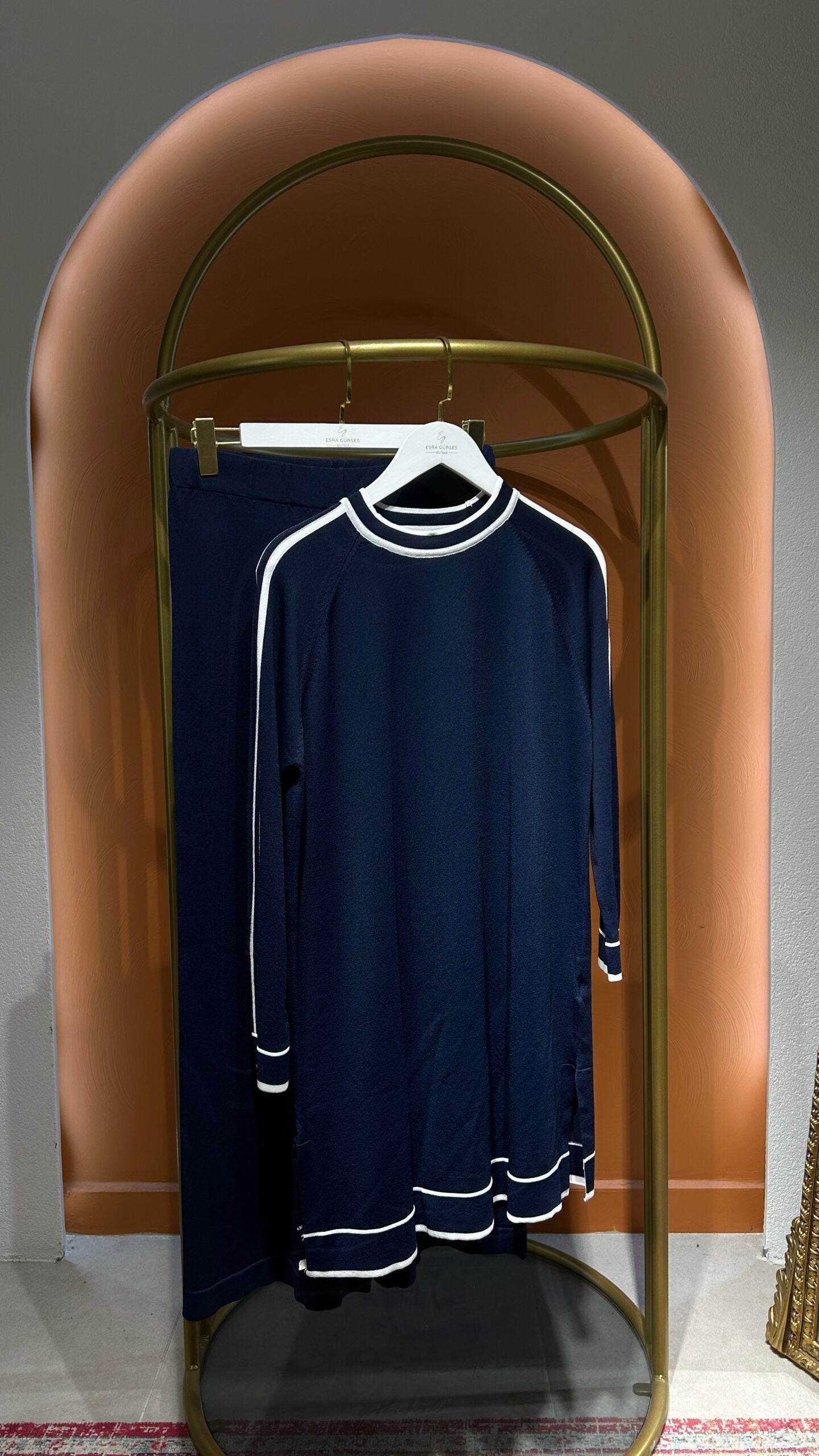Lacivert Şerit Detaylı Pantolonlu Takım - EsraGürsesBoutique