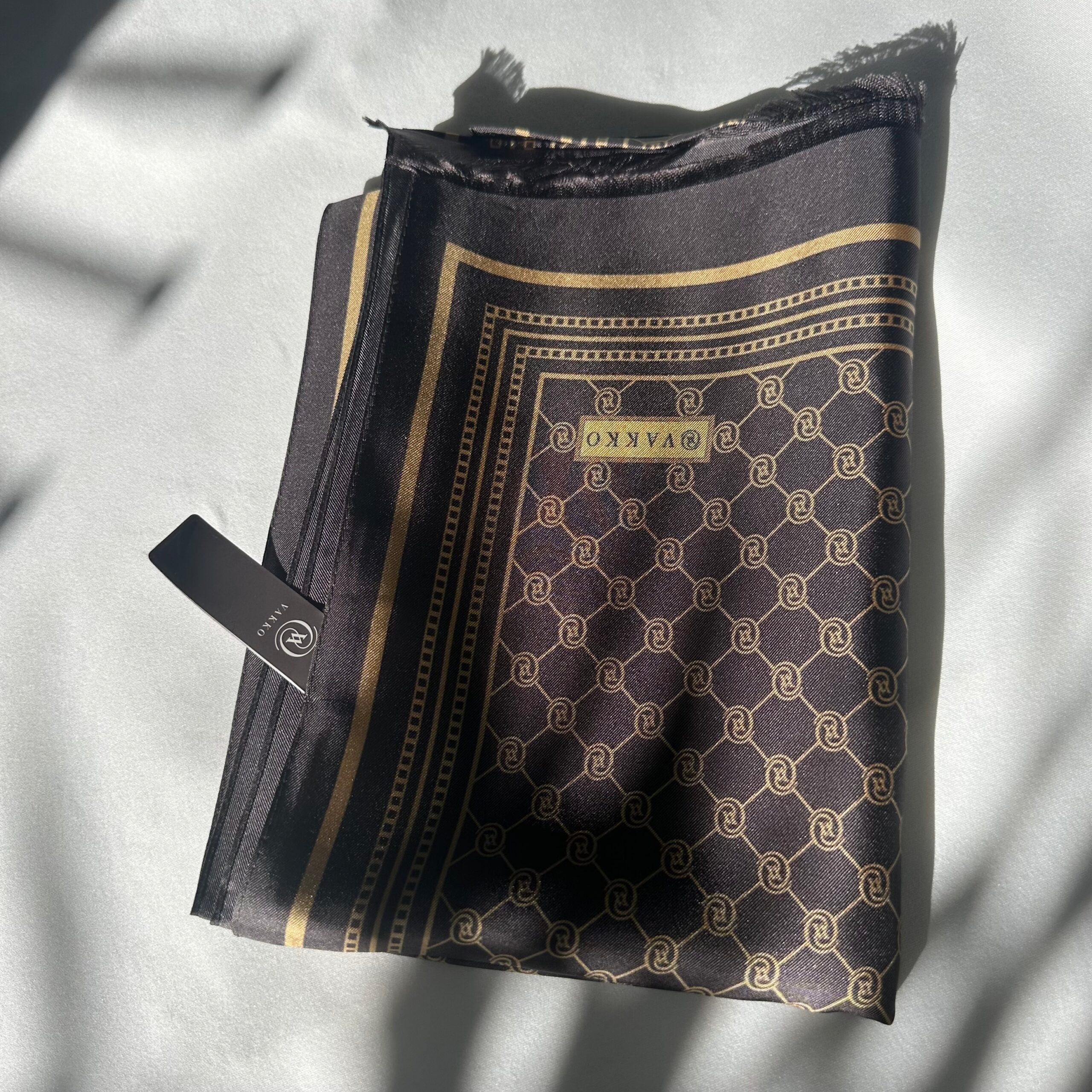 VAKKO Twill Logolu Şal - Kahverengi - EsraGürsesBoutique