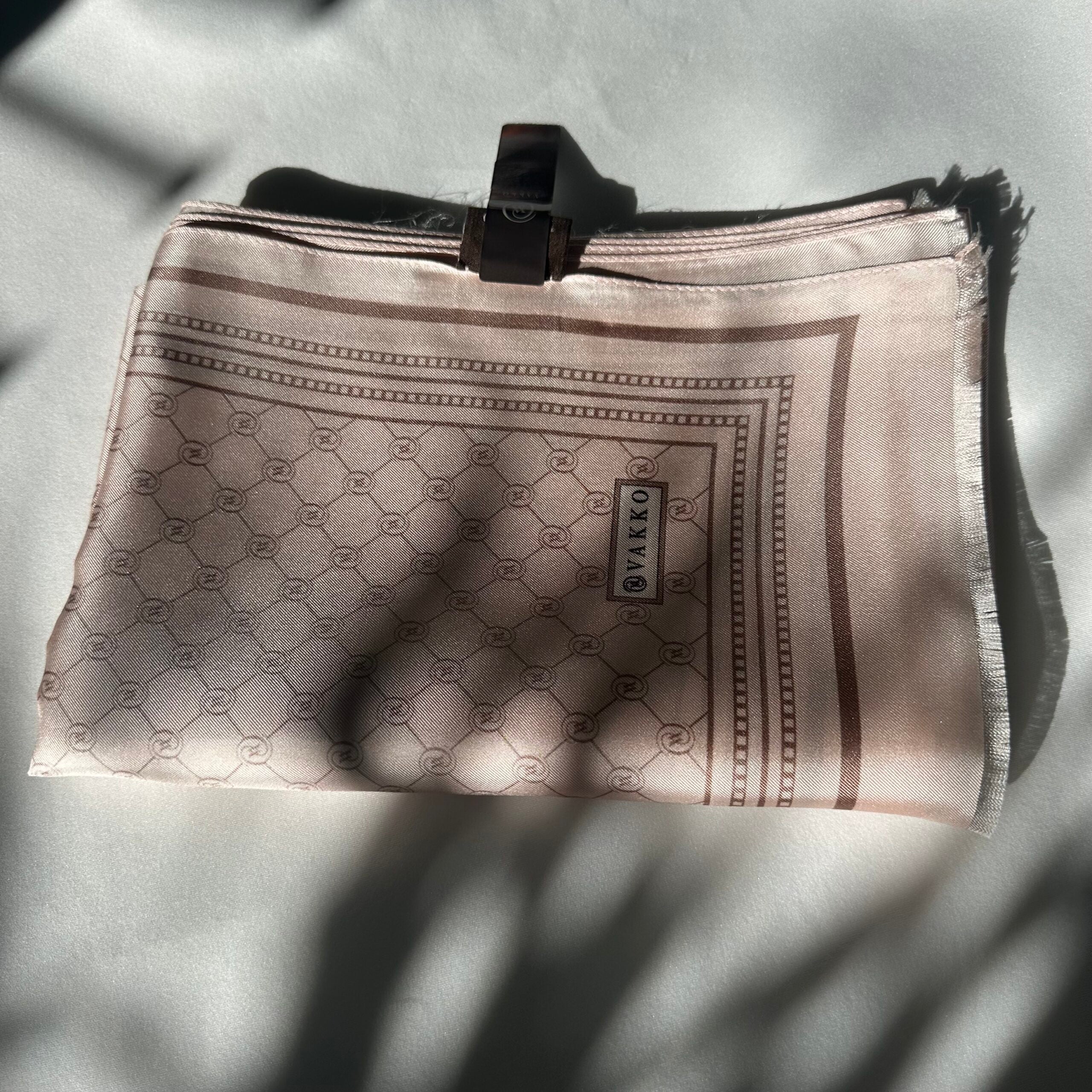 VAKKO Twil Logolu Şal - Pudra - EsraGürsesBoutique