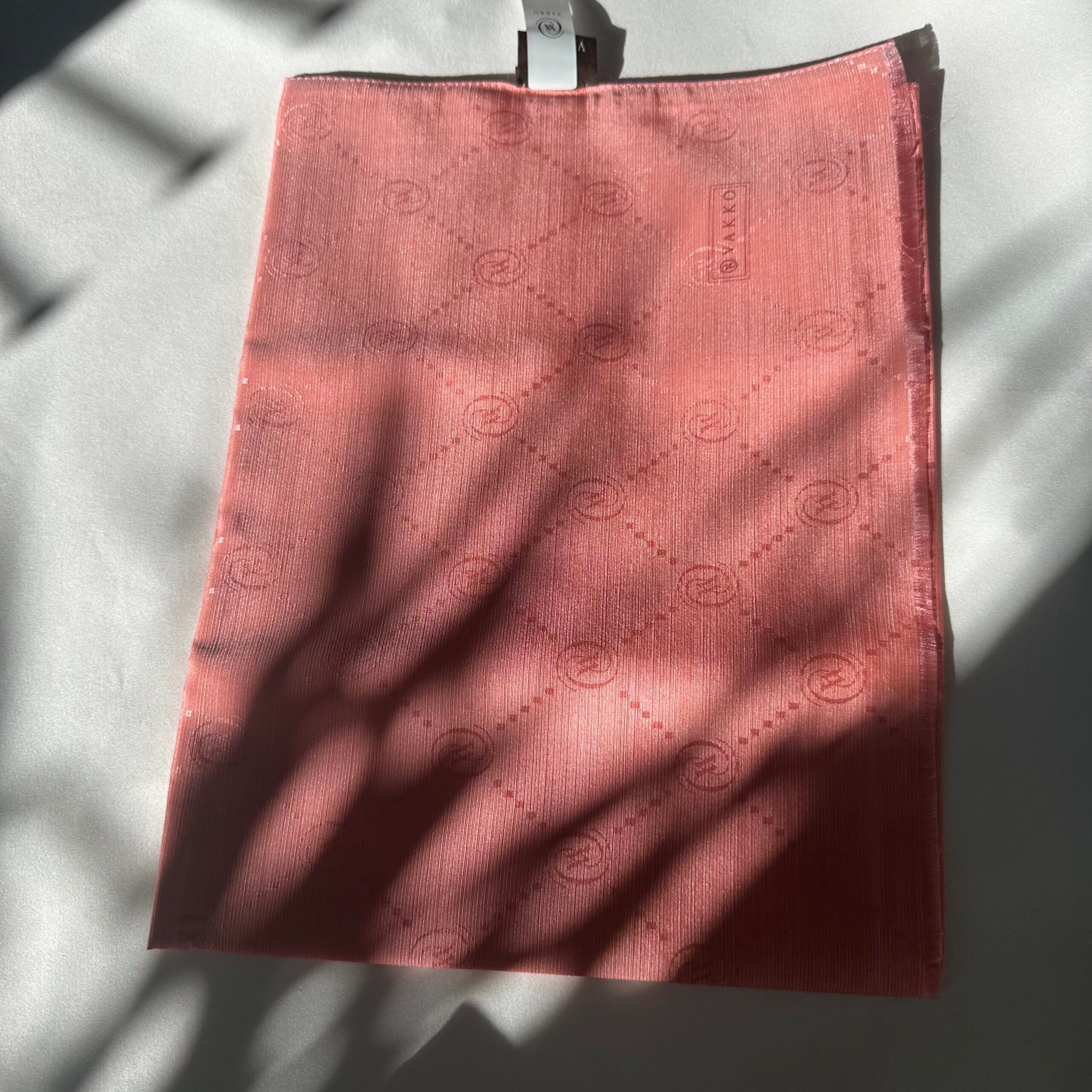 VAKKO Monogram Şal - Sıcak Pembe - EsraGürsesBoutique