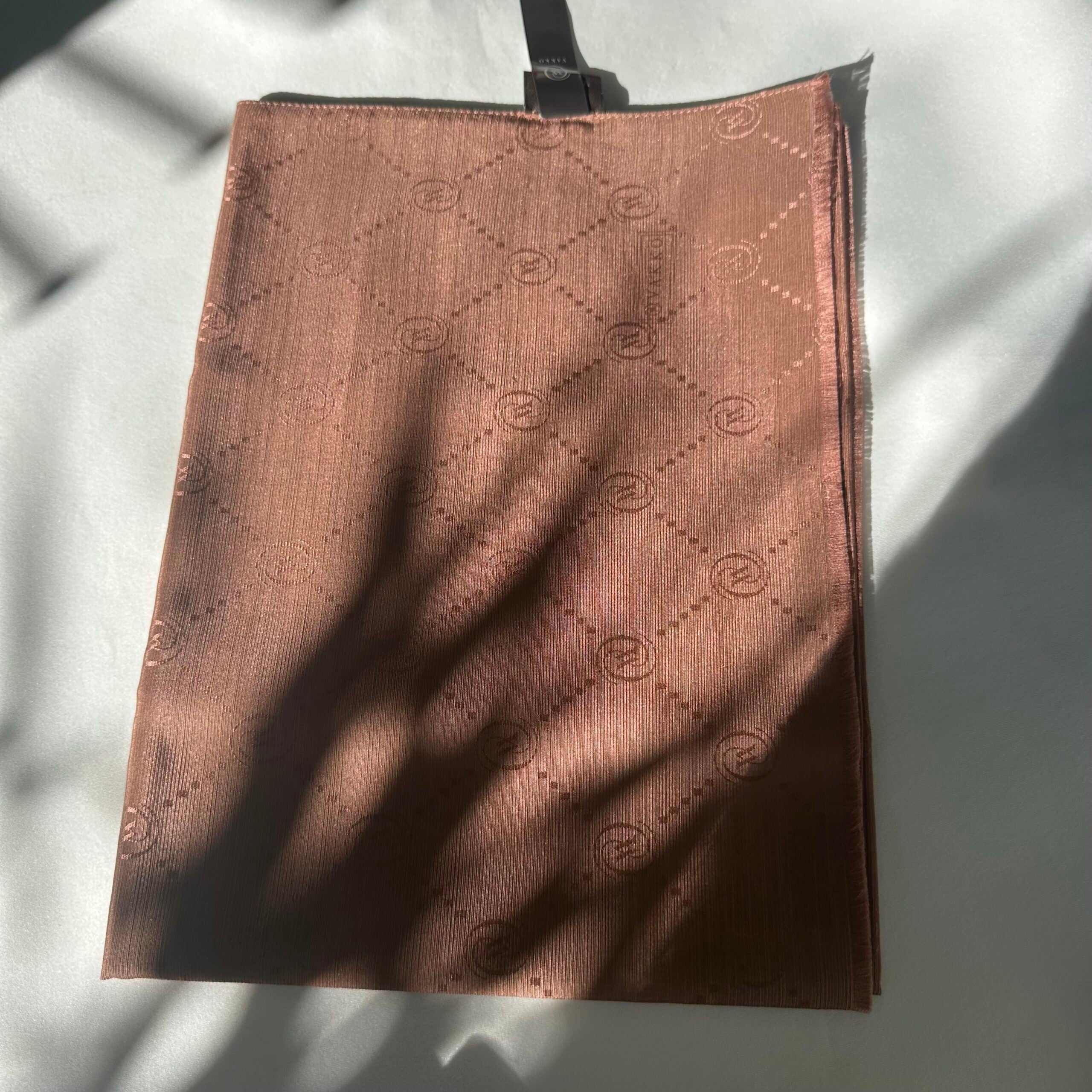 VAKKO Monogram Şal - Tarçın Renk - EsraGürsesBoutique