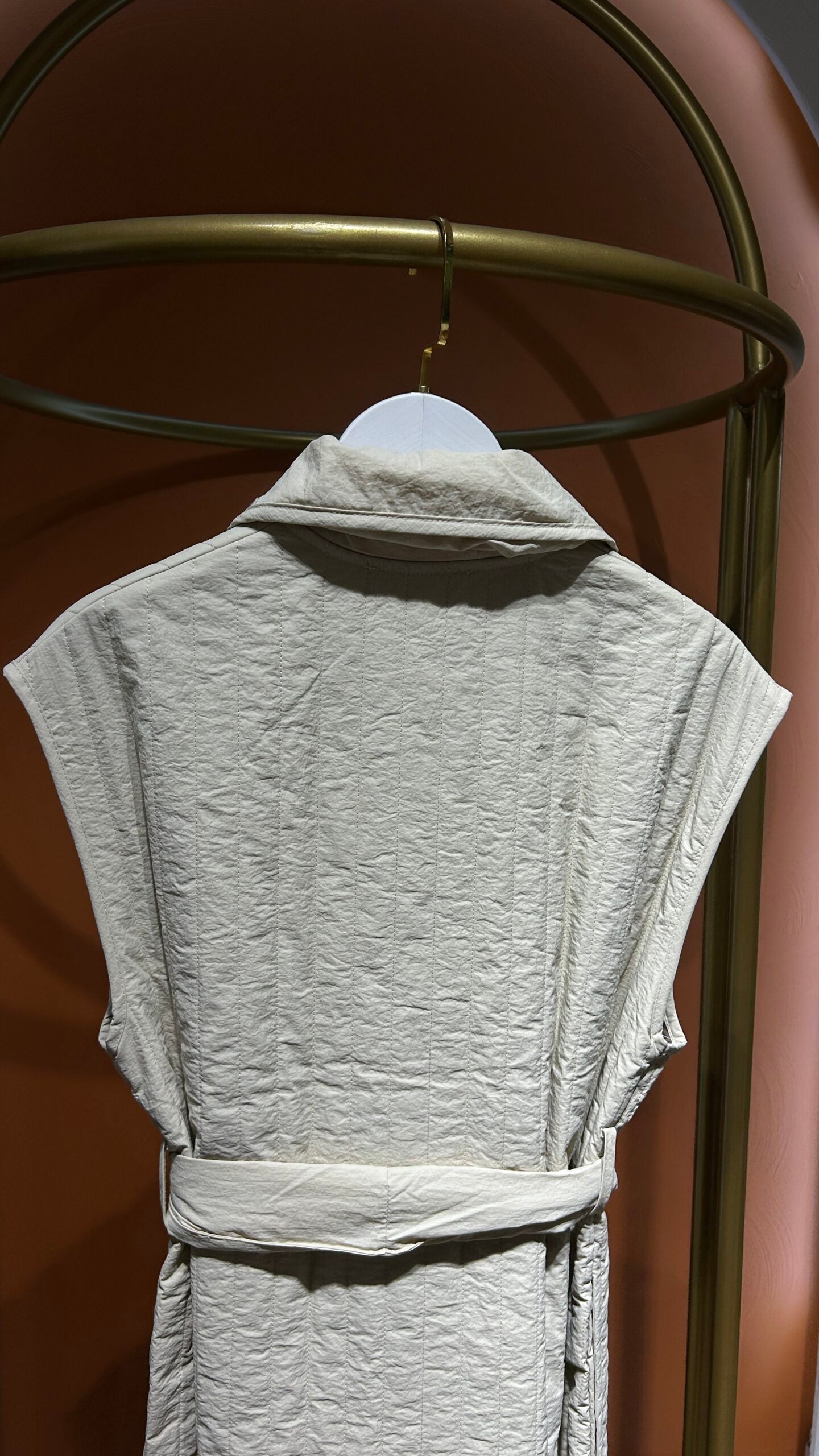 Bej İnce Kapitone Yelek - EsraGürsesBoutique