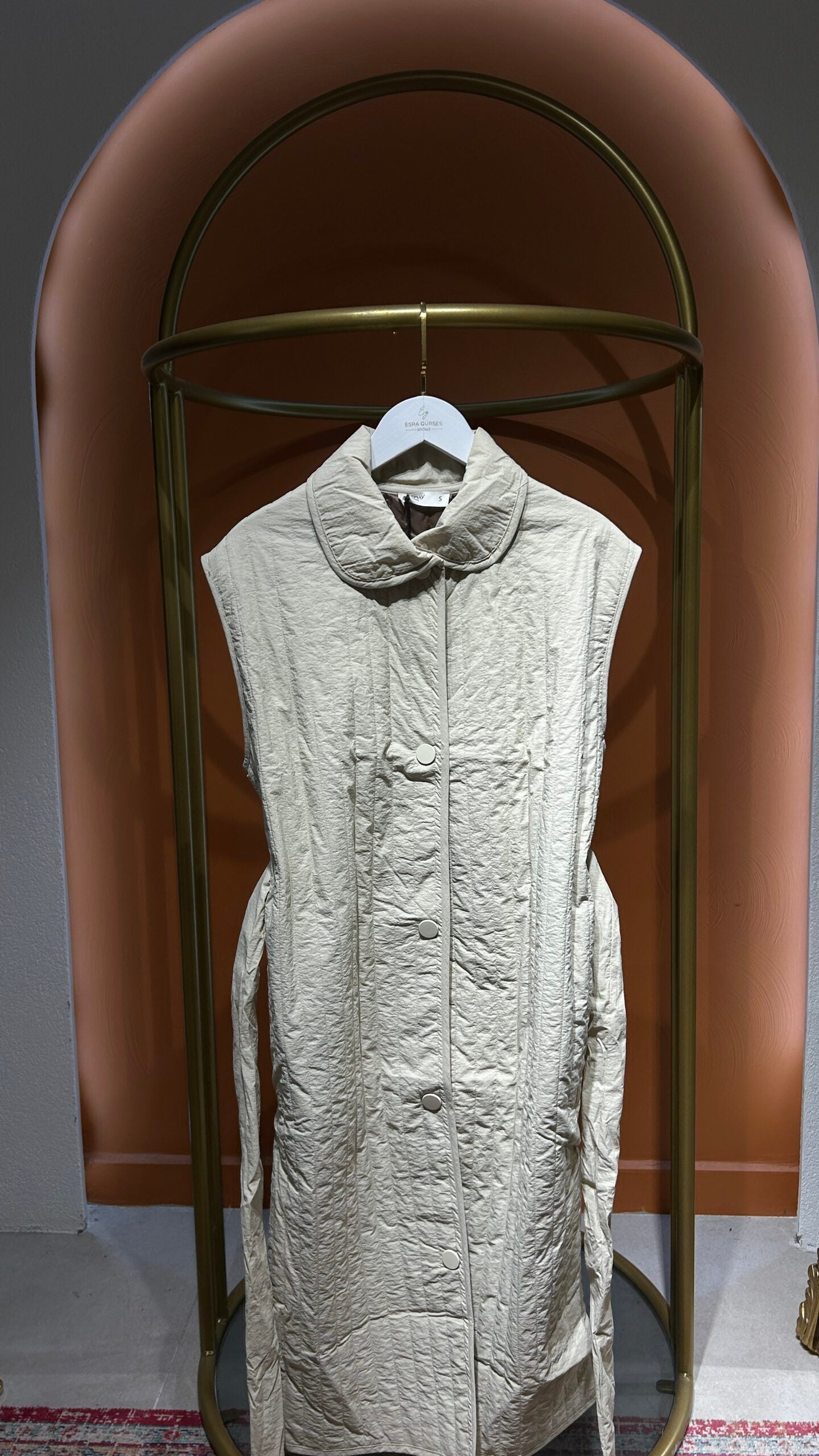 Bej İnce Kapitone Yelek - EsraGürsesBoutique