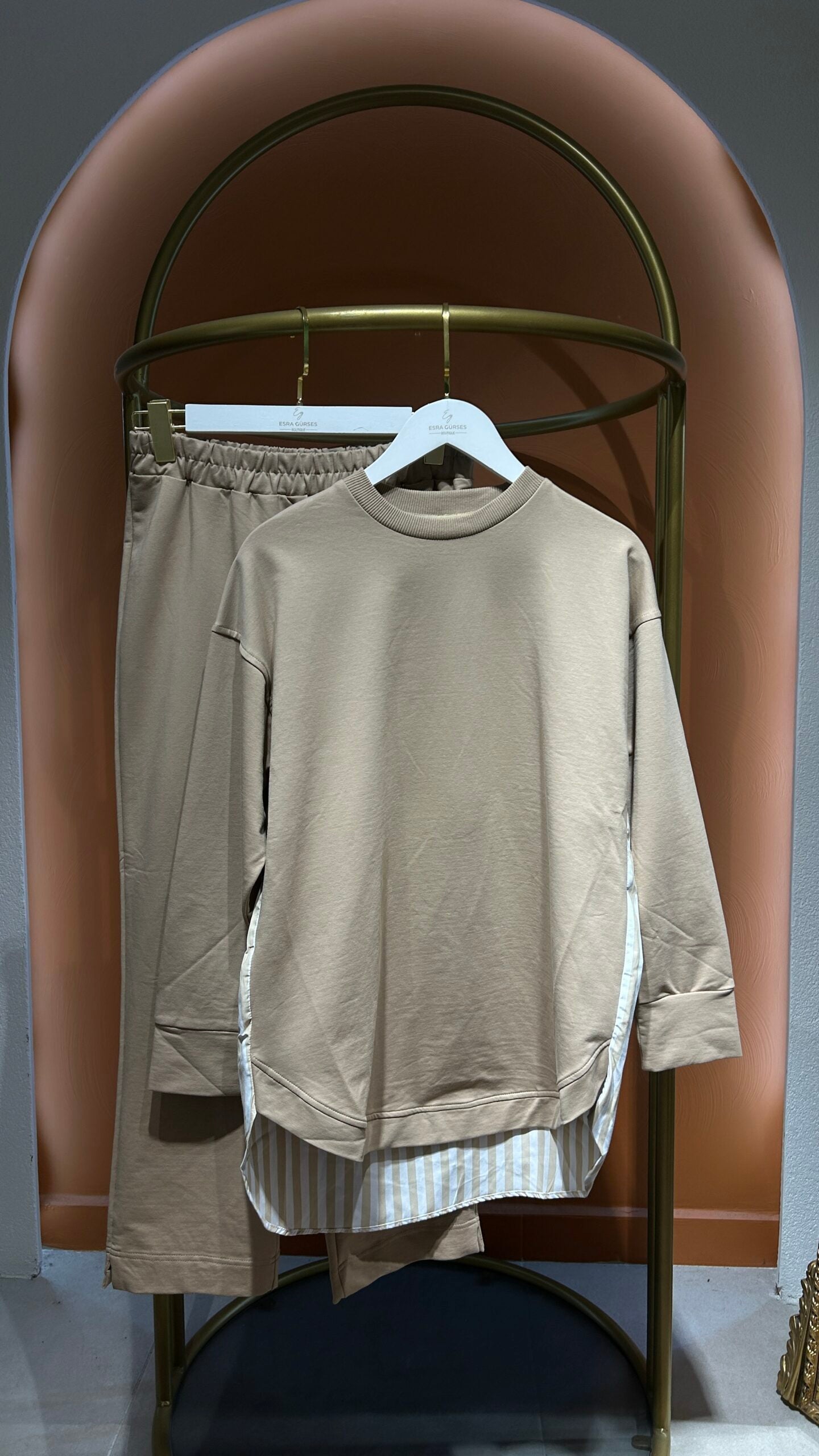 Çizgili Poplin Detay Takım – Camel - EsraGürsesBoutique