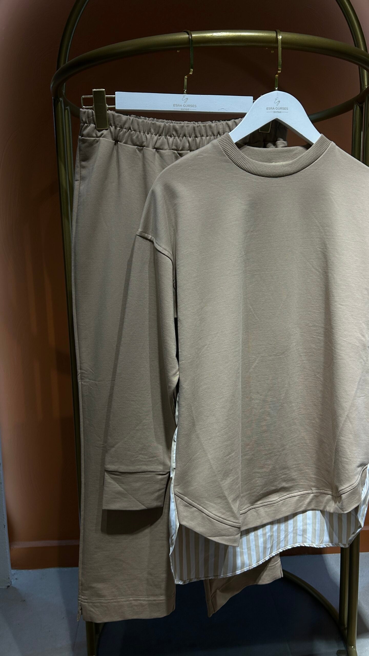 Çizgili Poplin Detay Takım – Camel - EsraGürsesBoutique