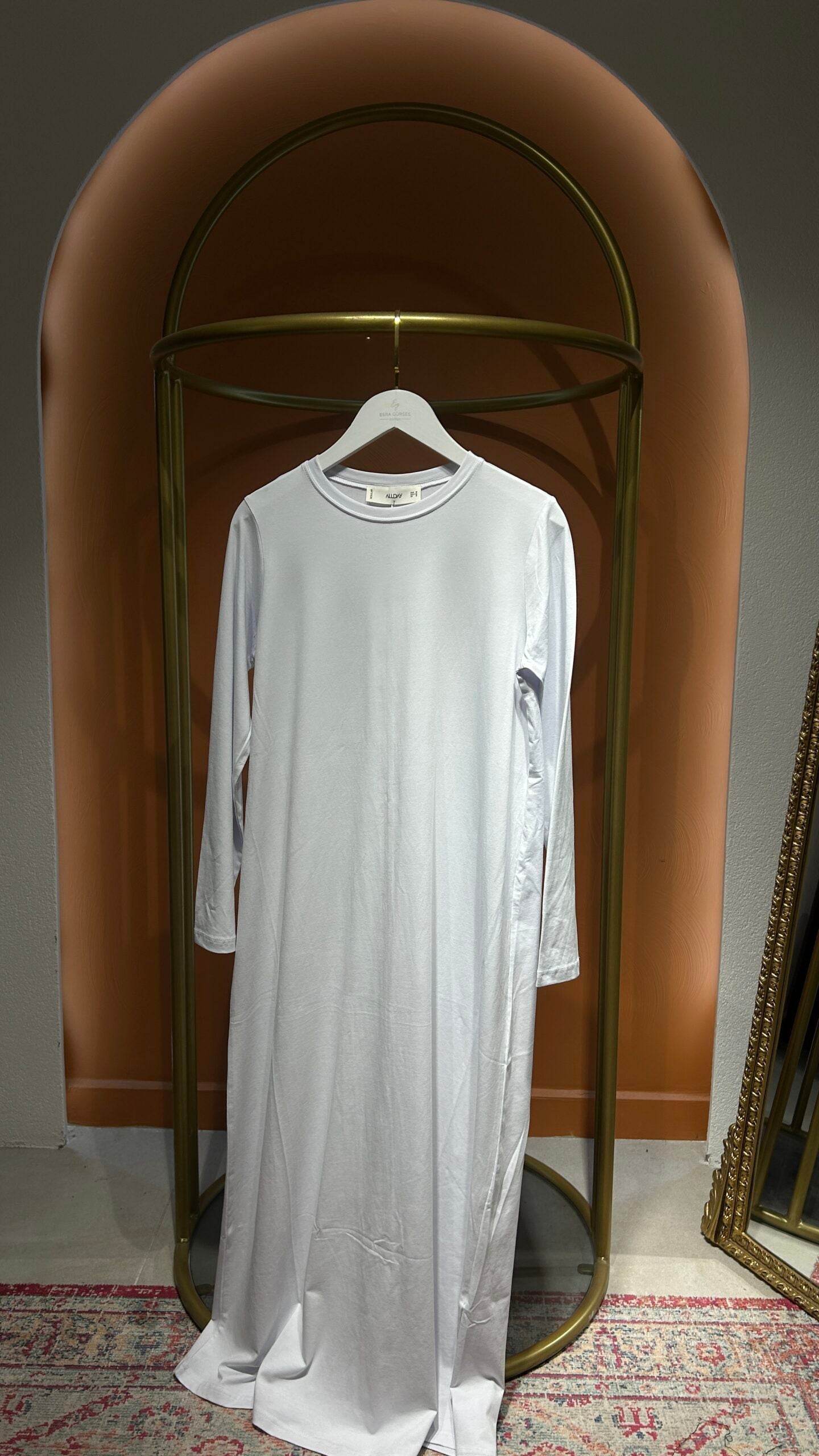 Uzun Kollu Beyaz İçlik Elbise - EsraGürsesBoutique