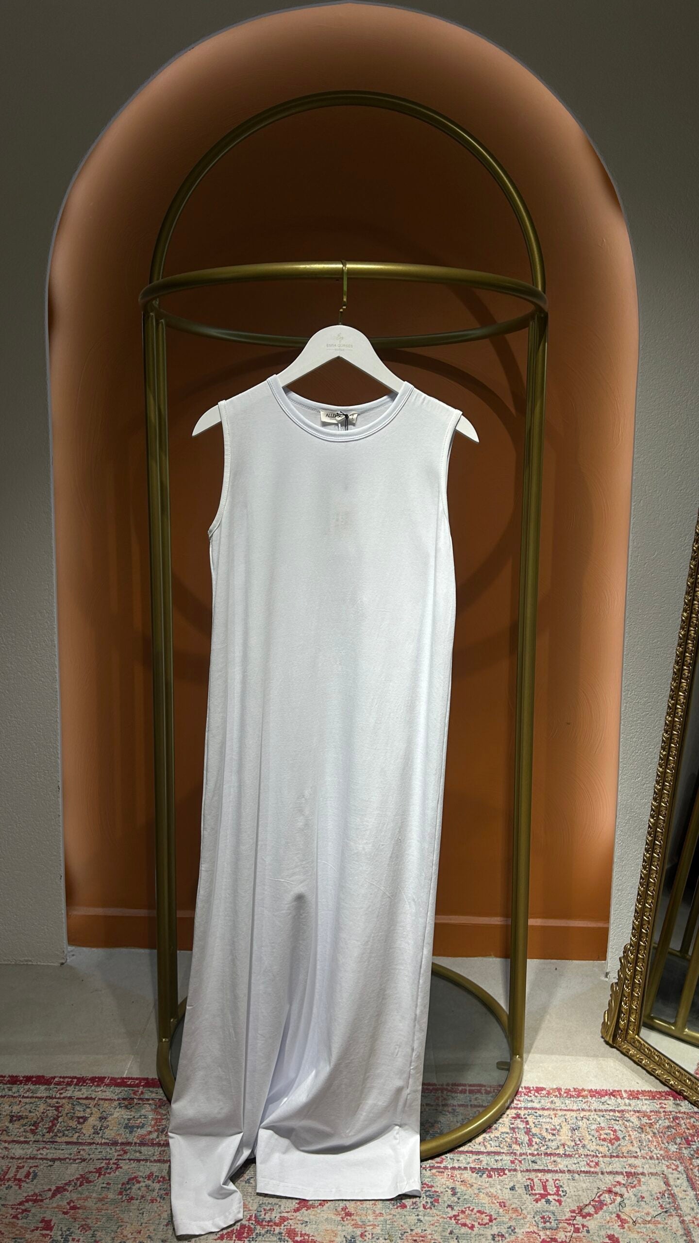 Sıfır Kollu Beyaz İçlik Elbise - EsraGürsesBoutique