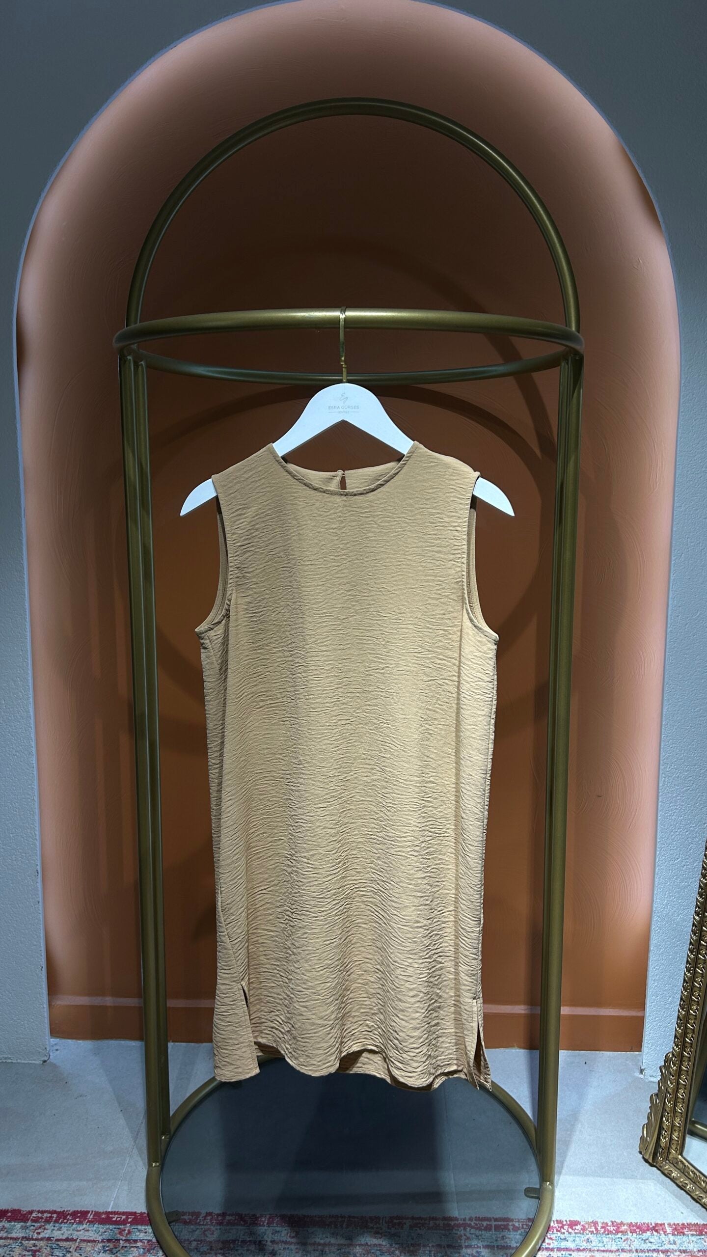 Sıfır Kollu İçlik - Camel Renk - EsraGürsesBoutique