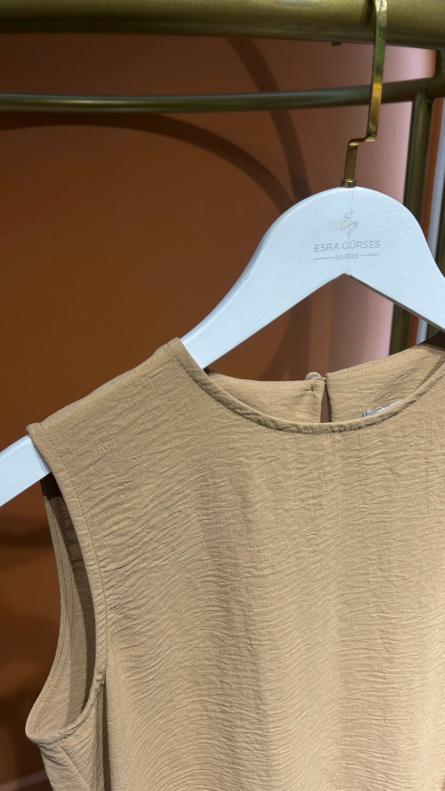 Sıfır Kollu İçlik - Camel Renk - EsraGürsesBoutique