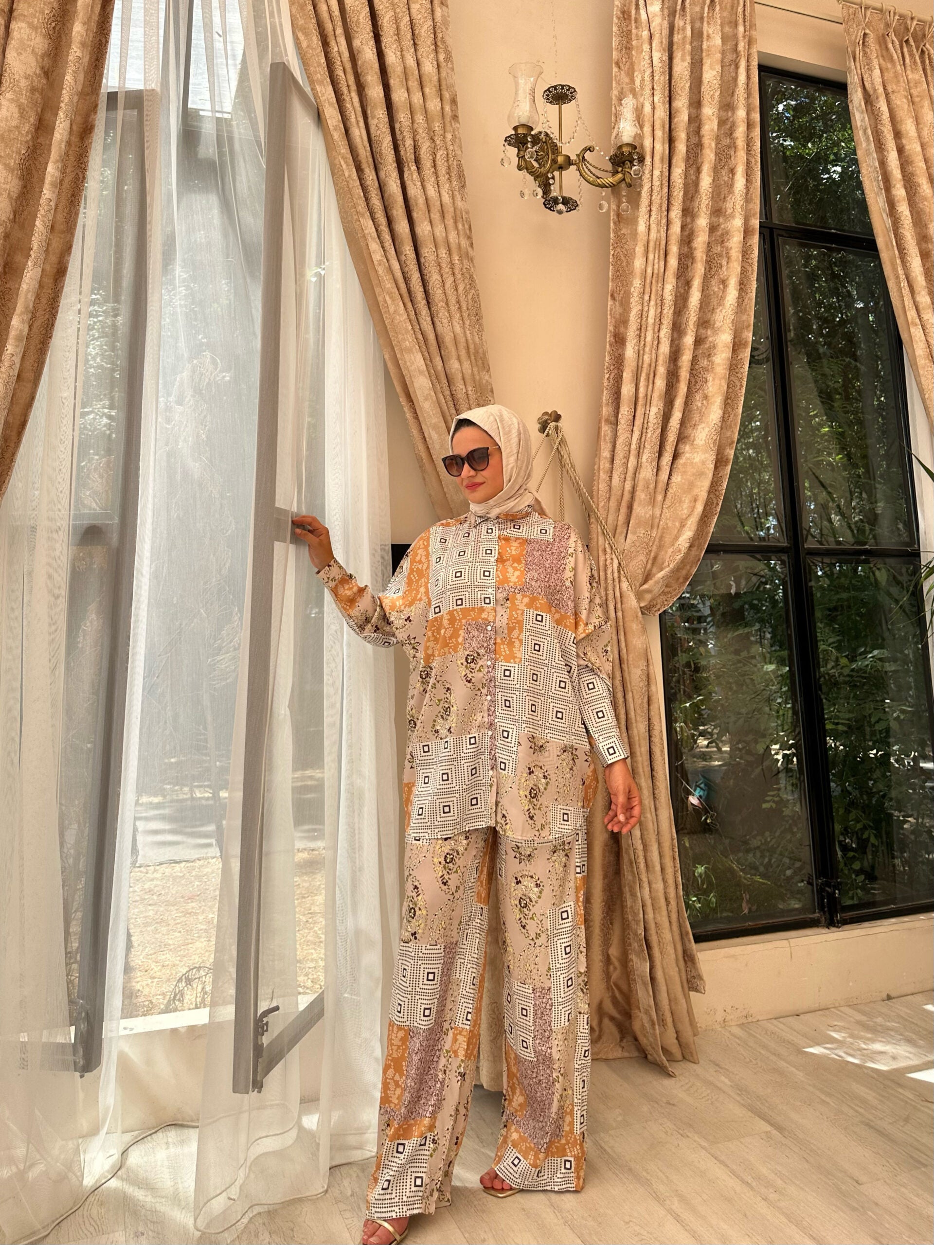Desenli Saten Takım - EsraGürsesBoutique