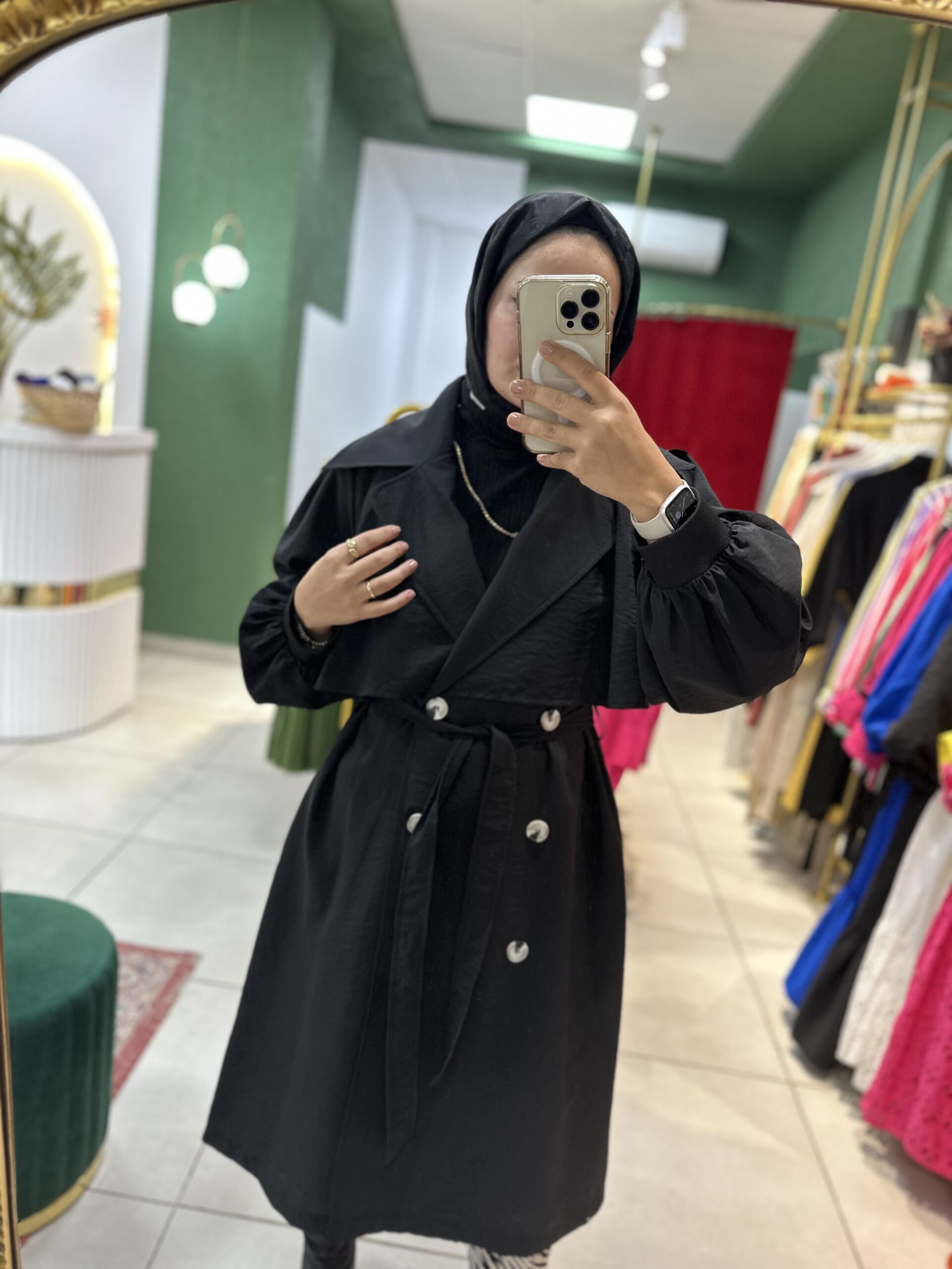 Siyah Trençkot - Şık ve Fonksiyonel - EsraGürsesBoutique