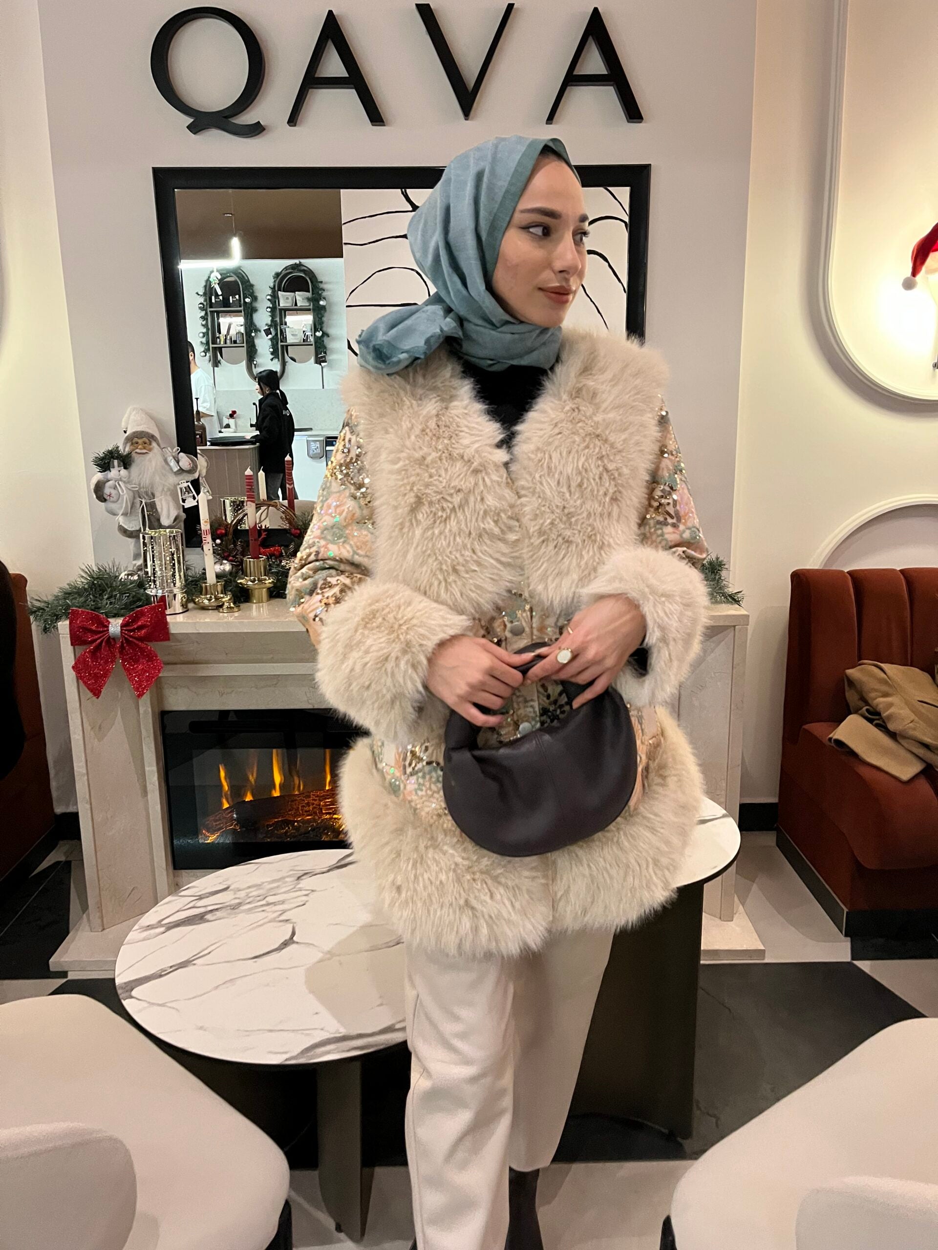 Çiçekli Payetli Kürk - EsraGürsesBoutique